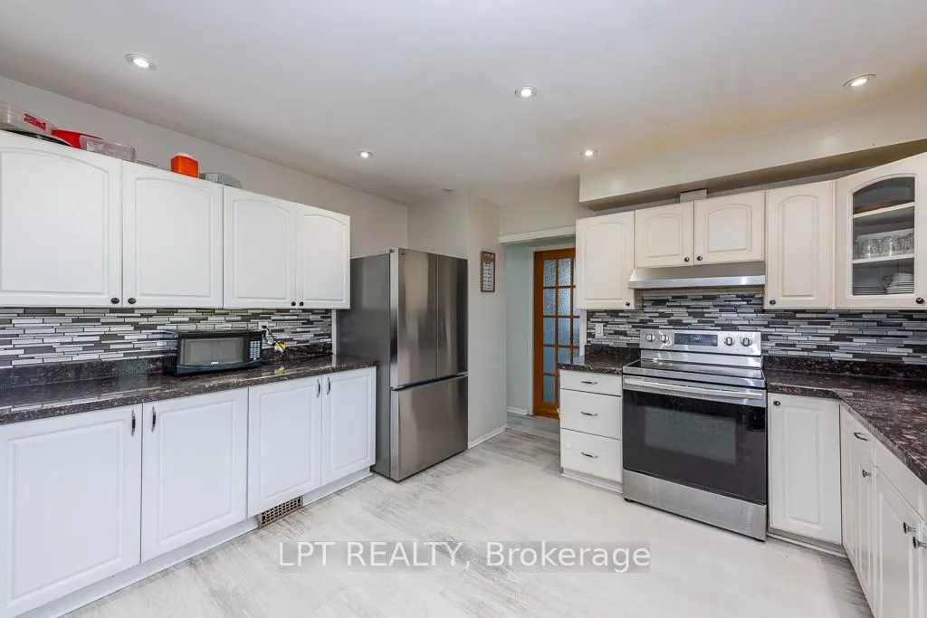 111 Dearbourne Boulevard
