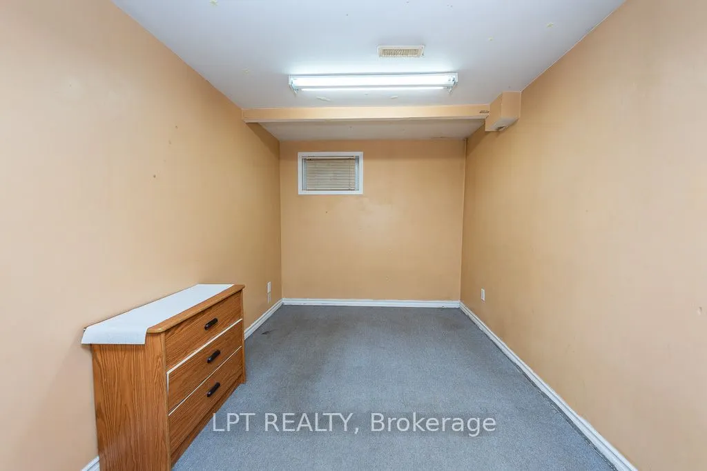 111 Dearbourne Boulevard