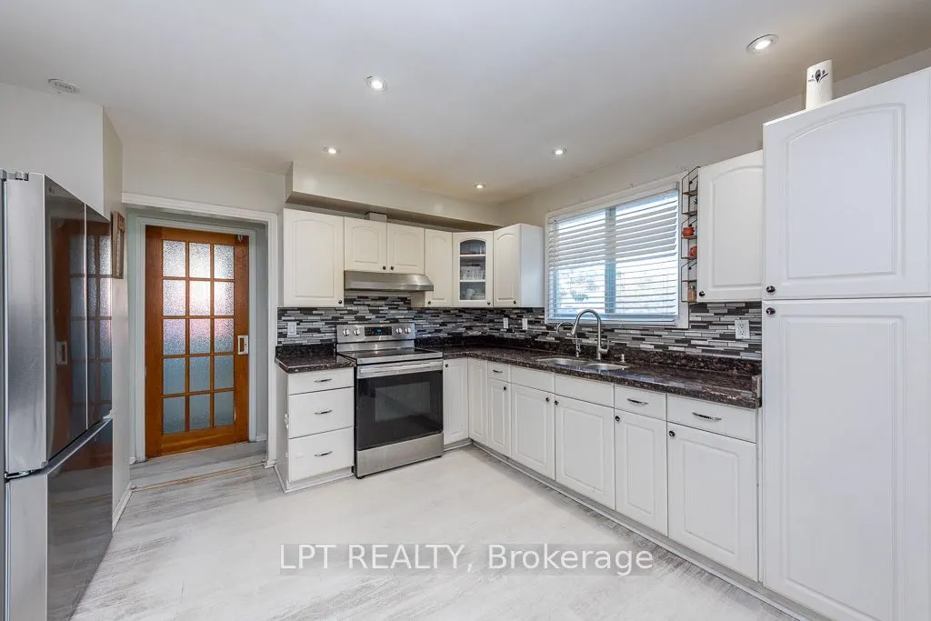 111 Dearbourne Boulevard