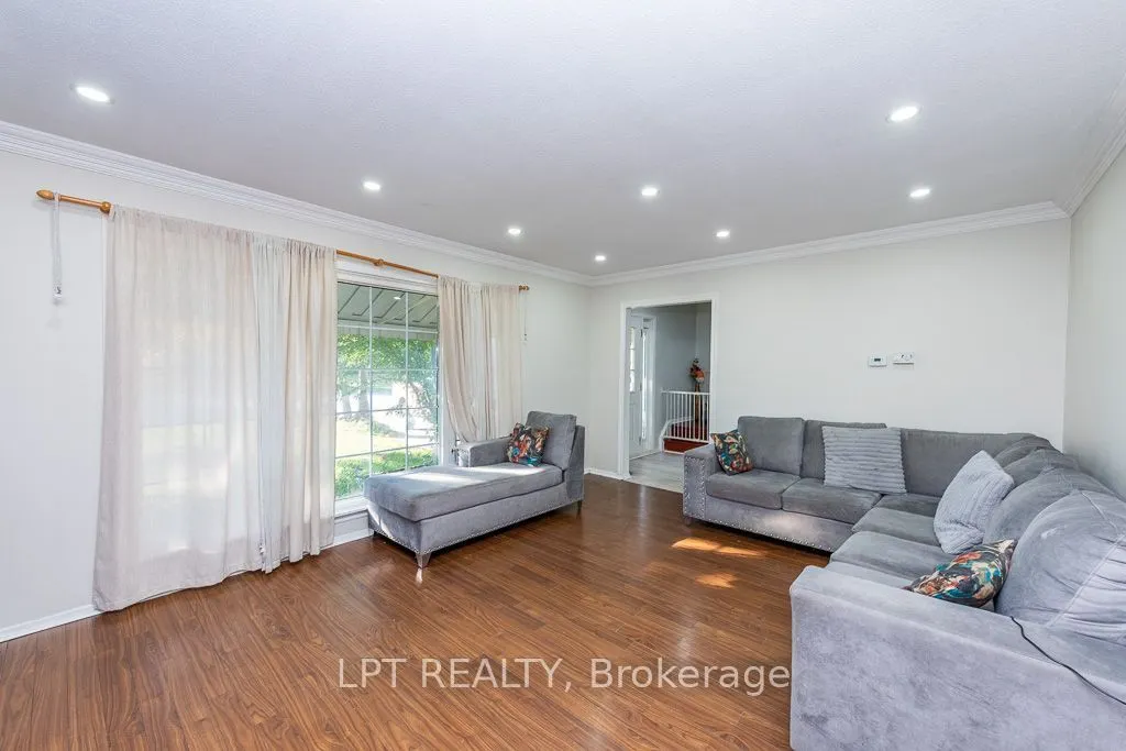 111 Dearbourne Boulevard