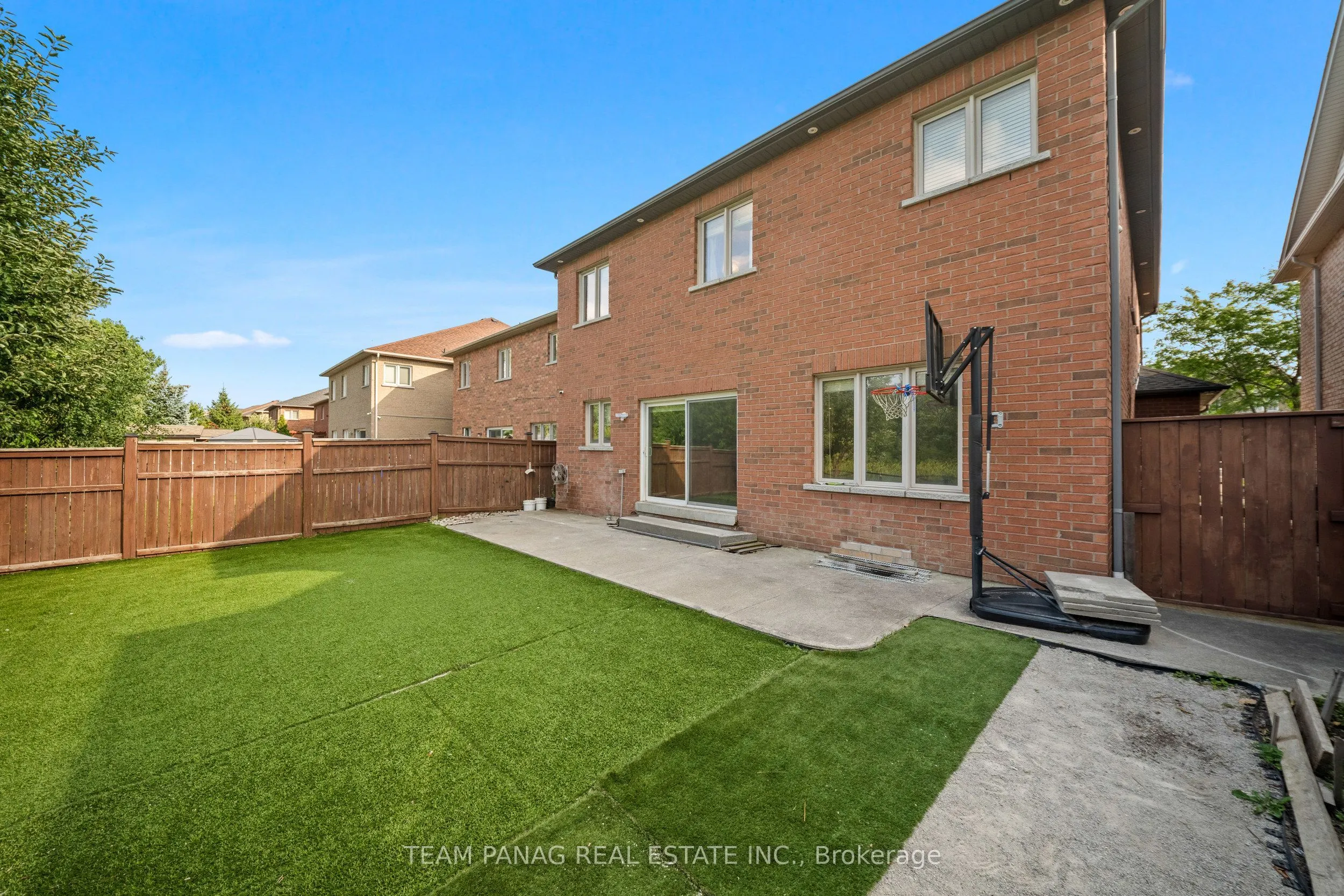 47 Sorbonne Drive