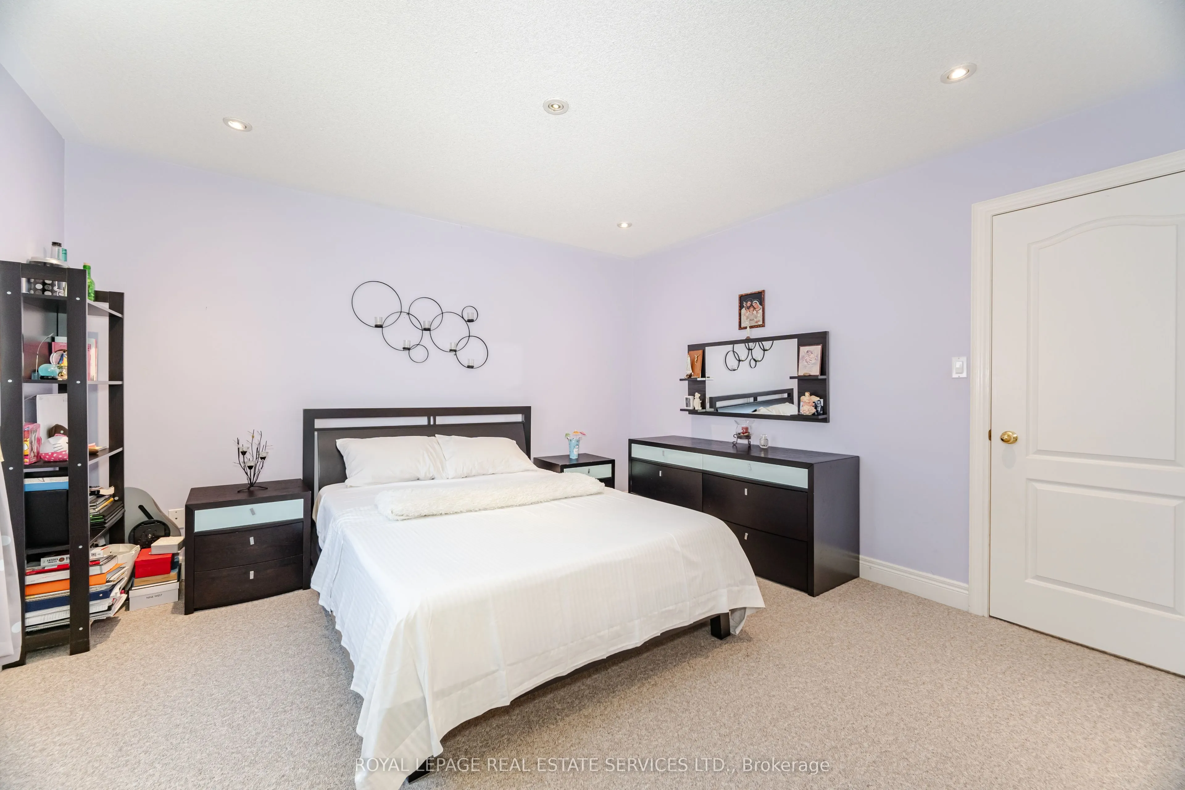 3809 Candlelight Drive