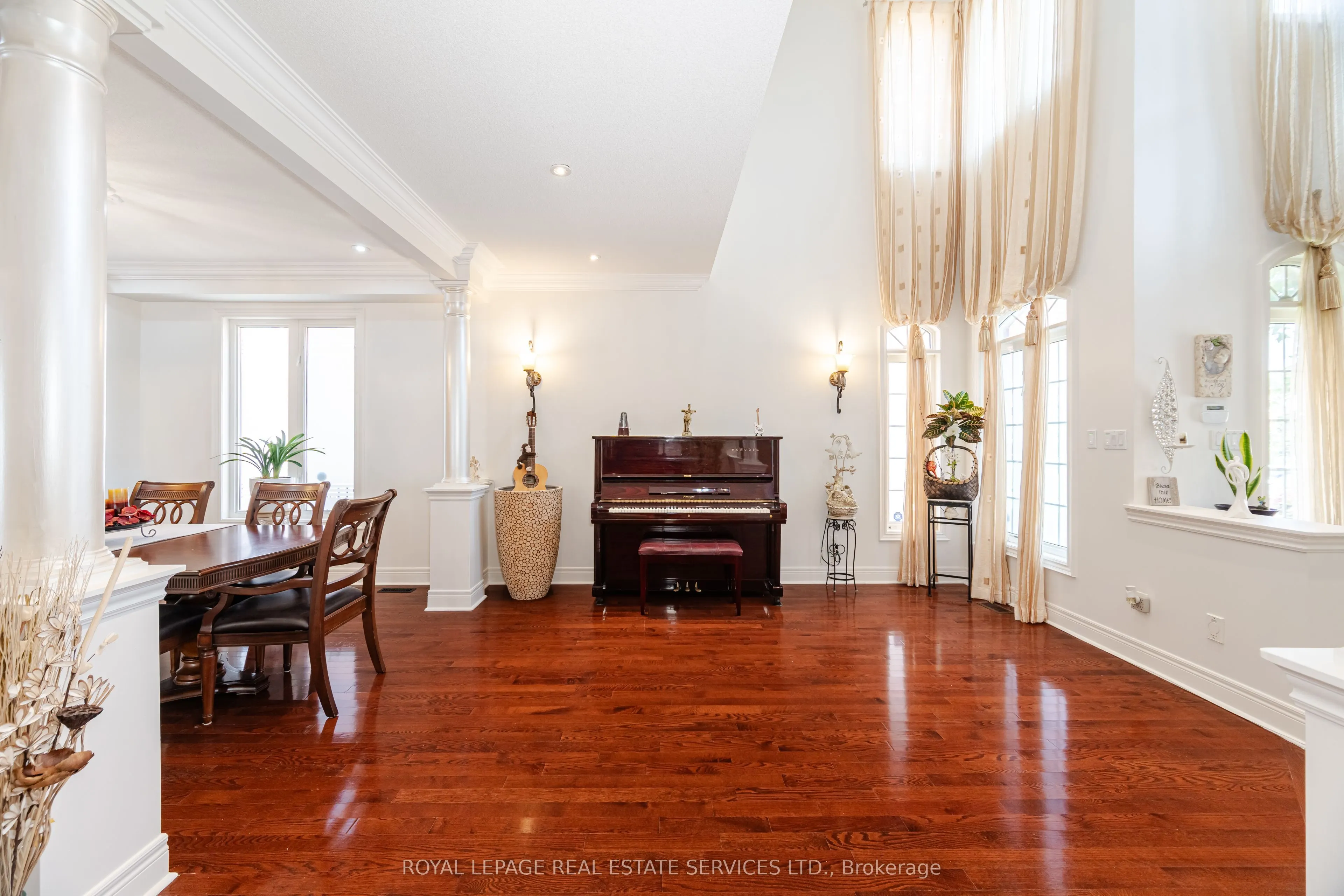 3809 Candlelight Drive