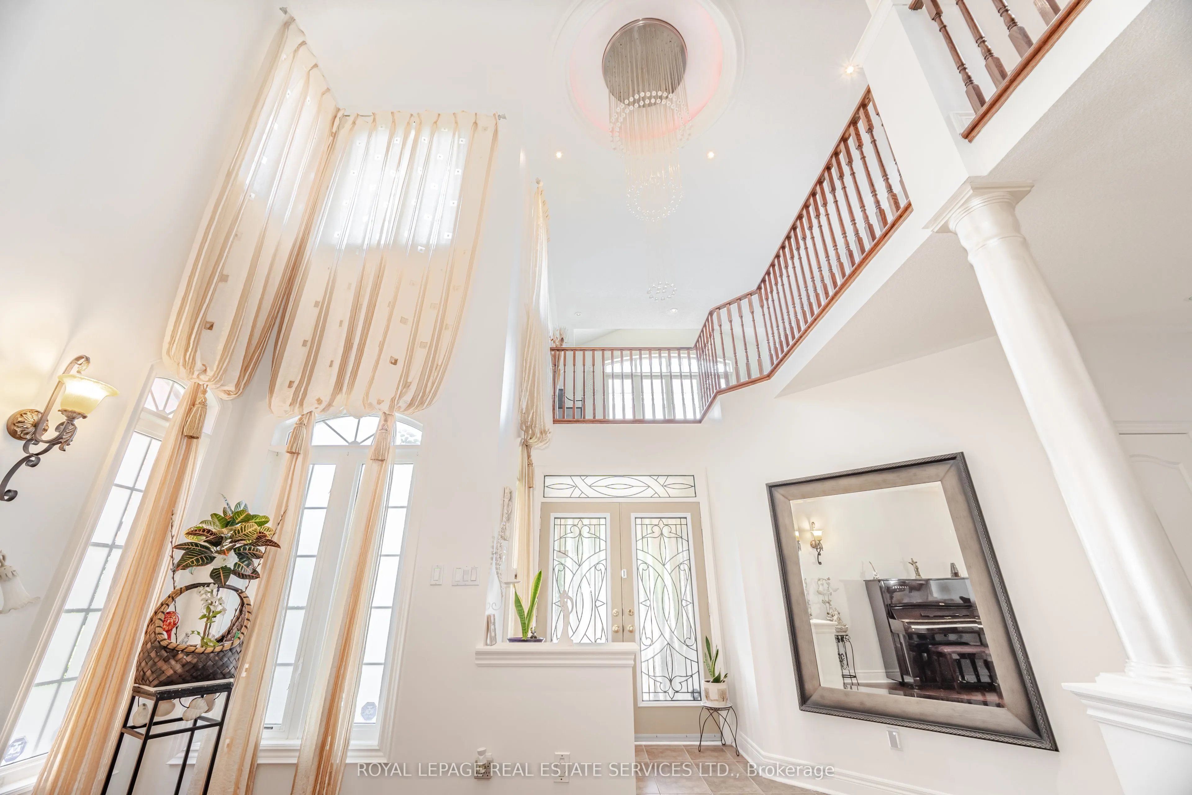 3809 Candlelight Drive