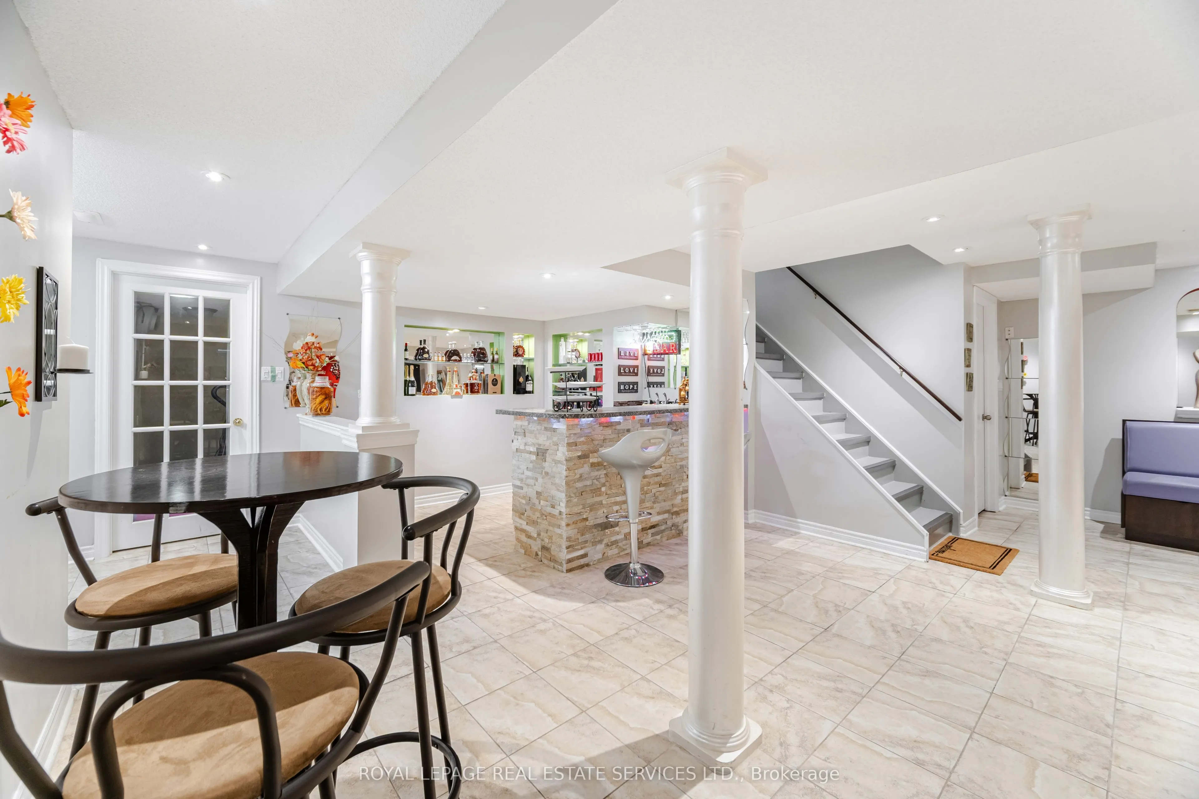 3809 Candlelight Drive