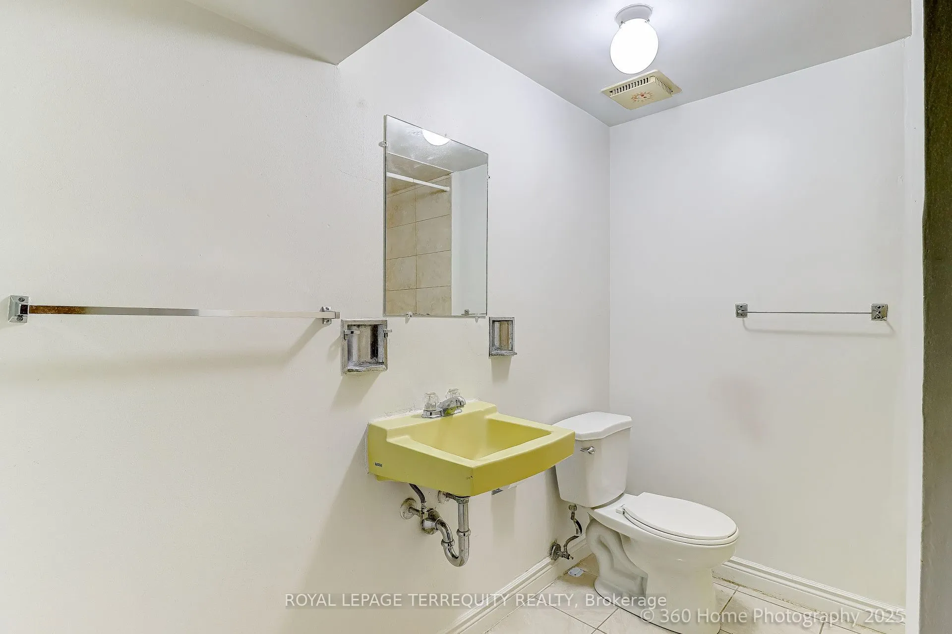 88 Central Parkway W