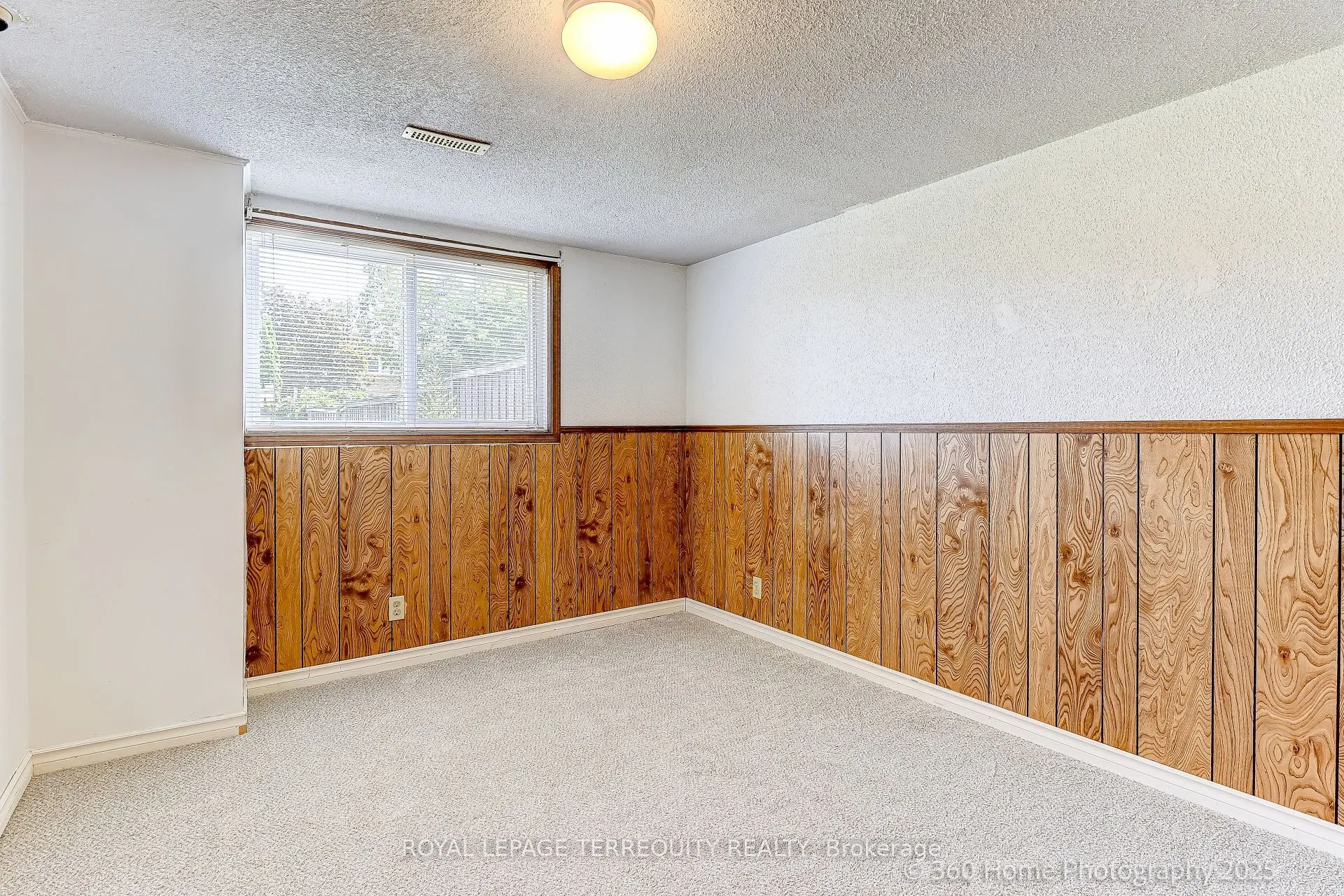 88 Central Parkway W