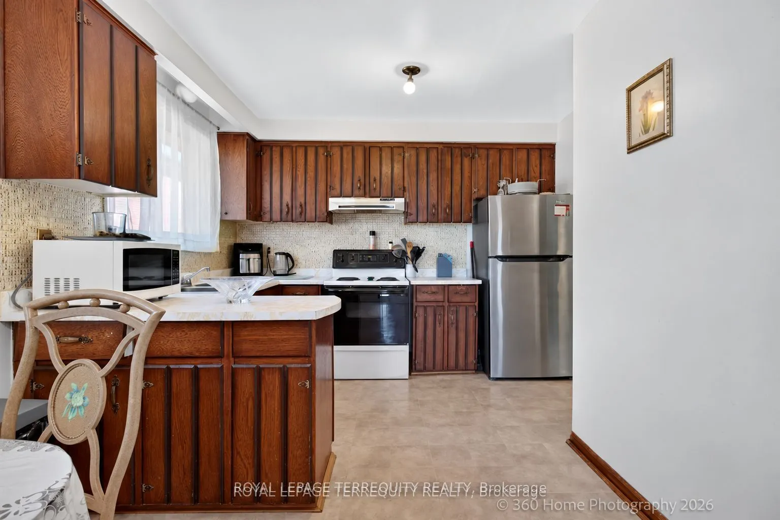 88 Central Parkway W