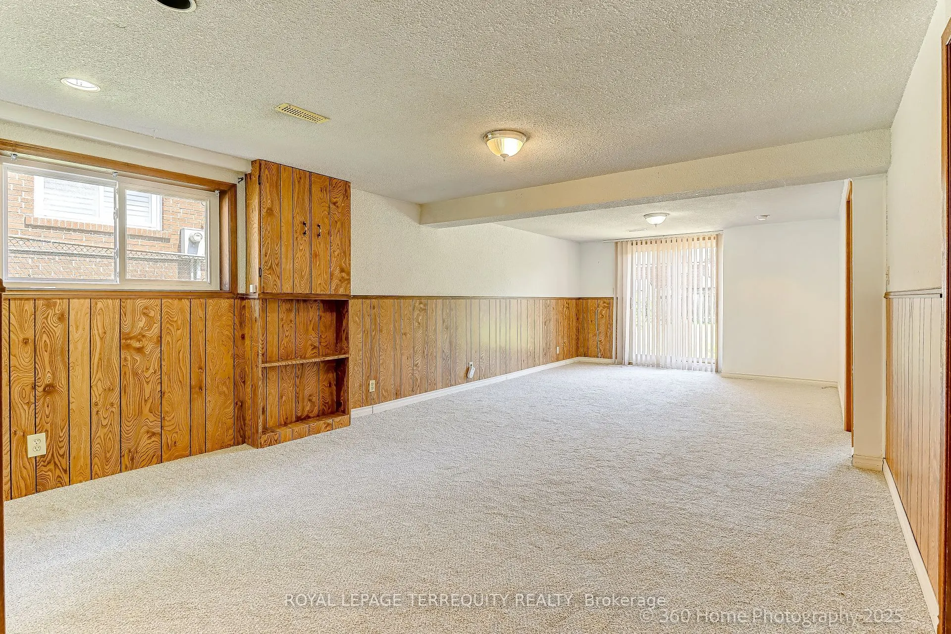 88 Central Parkway W
