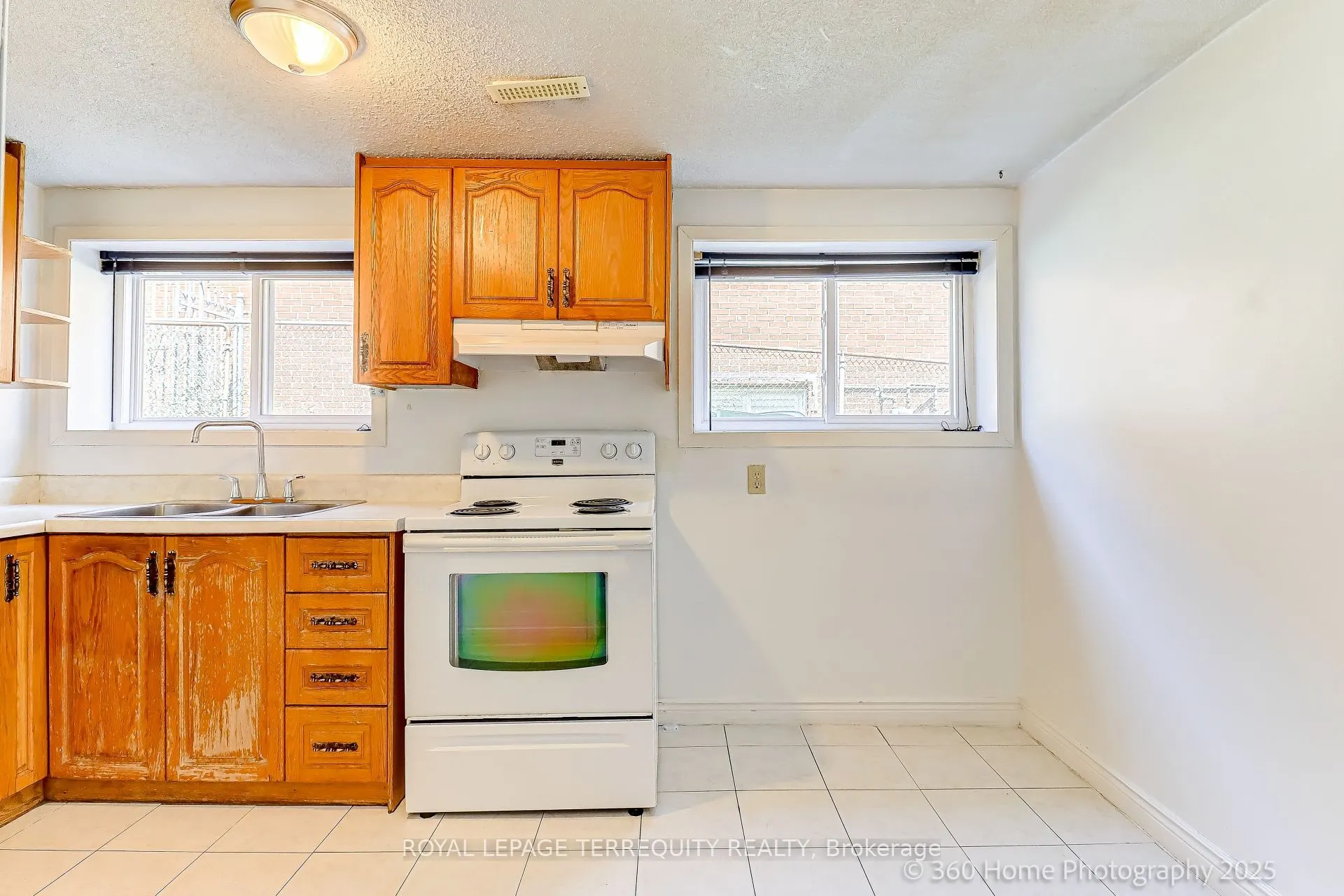 88 Central Parkway W