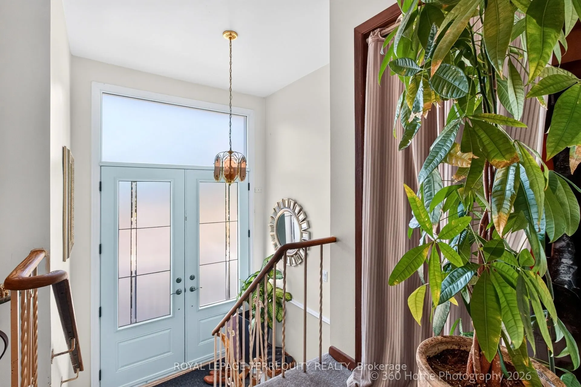88 Central Parkway W