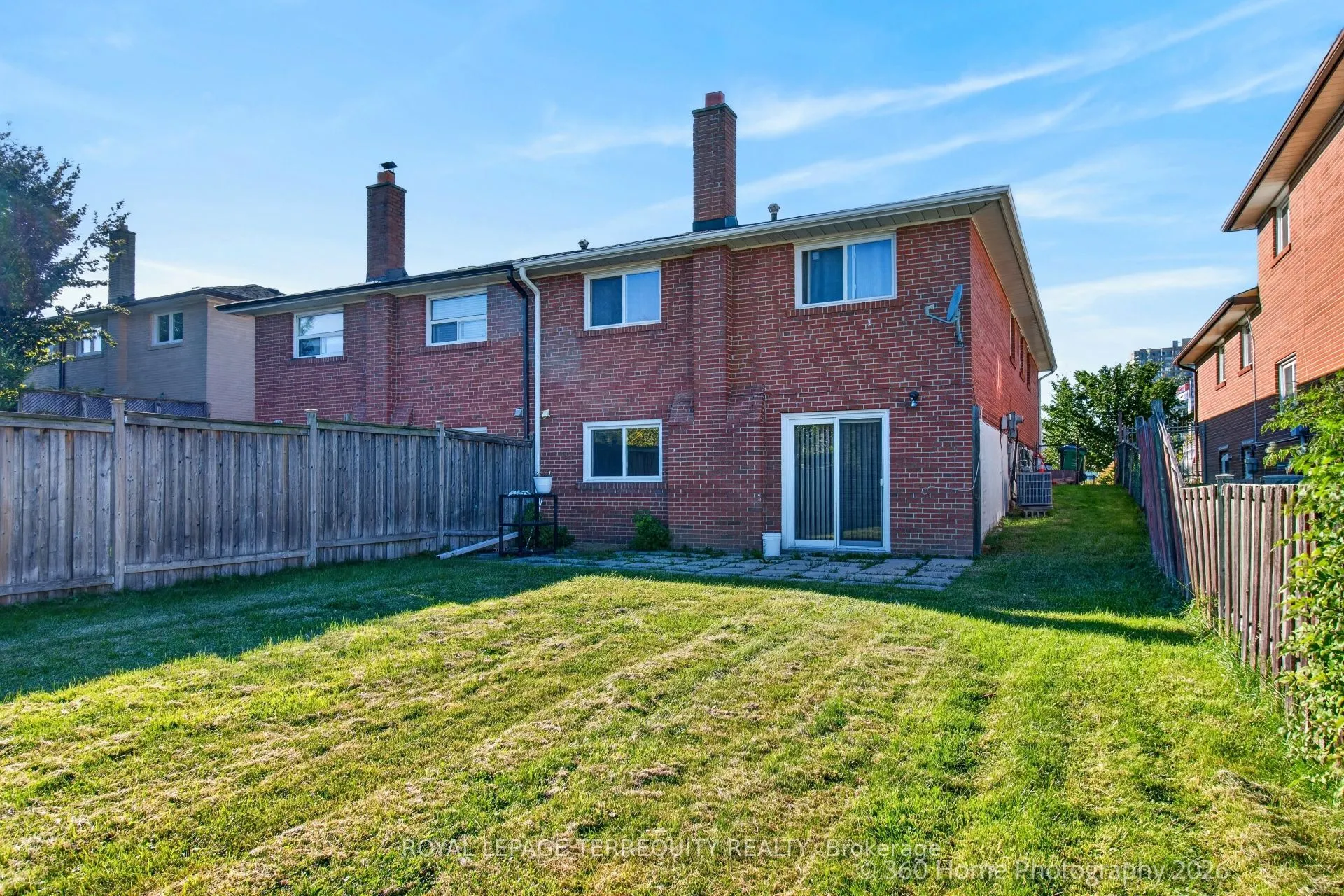 88 Central Parkway W