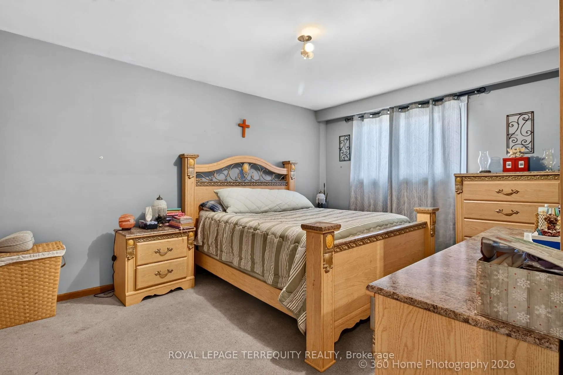 88 Central Parkway W