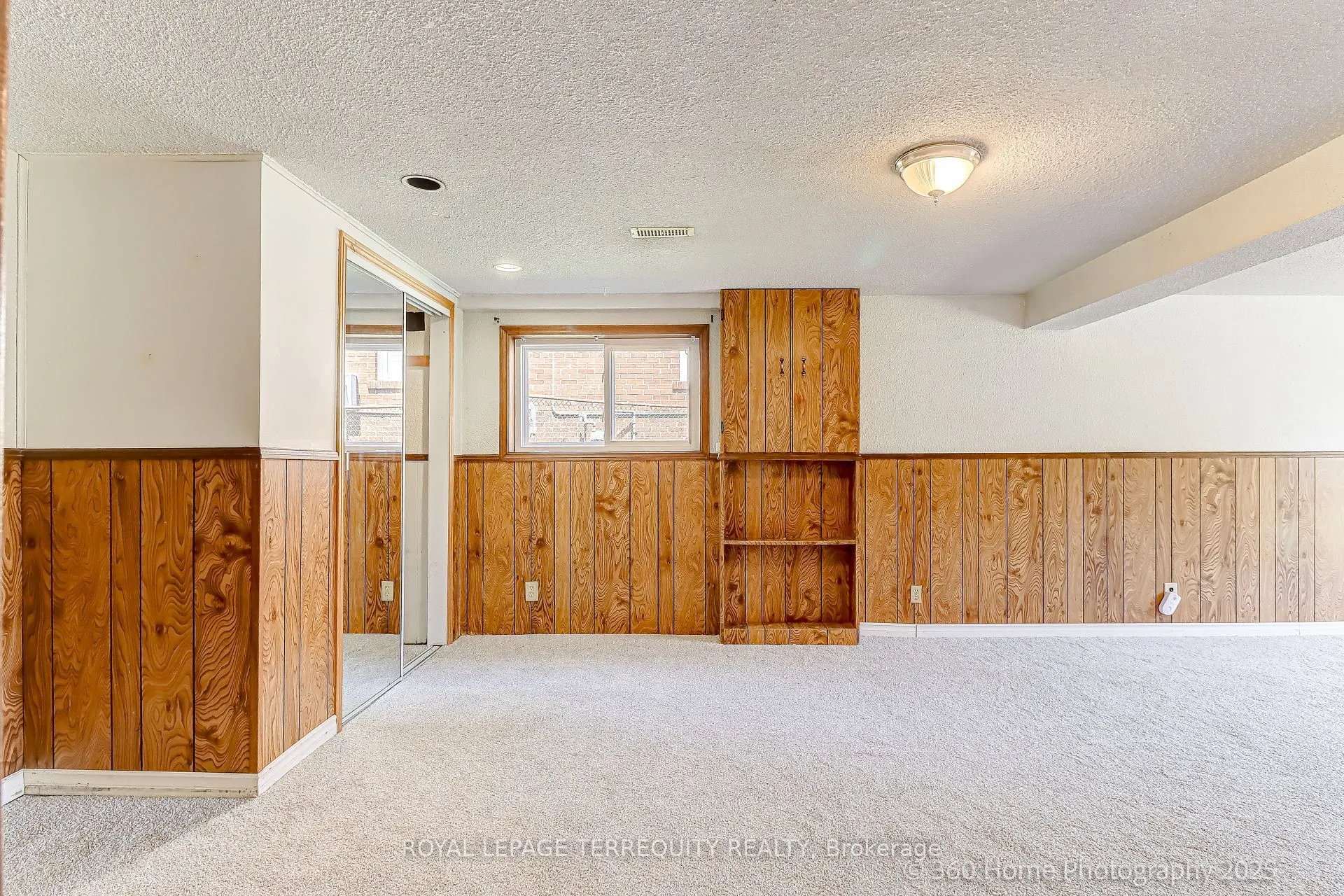 88 Central Parkway W