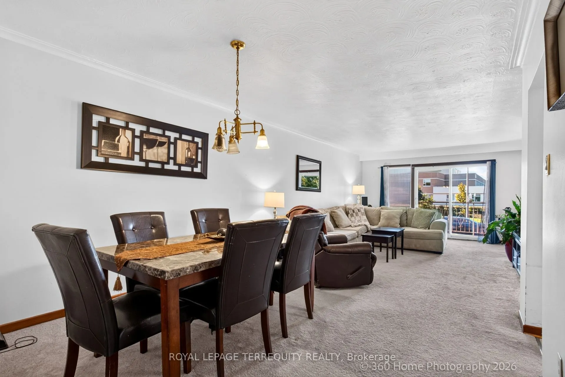 88 Central Parkway W