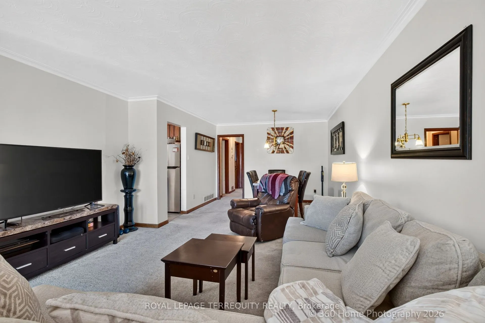 88 Central Parkway W