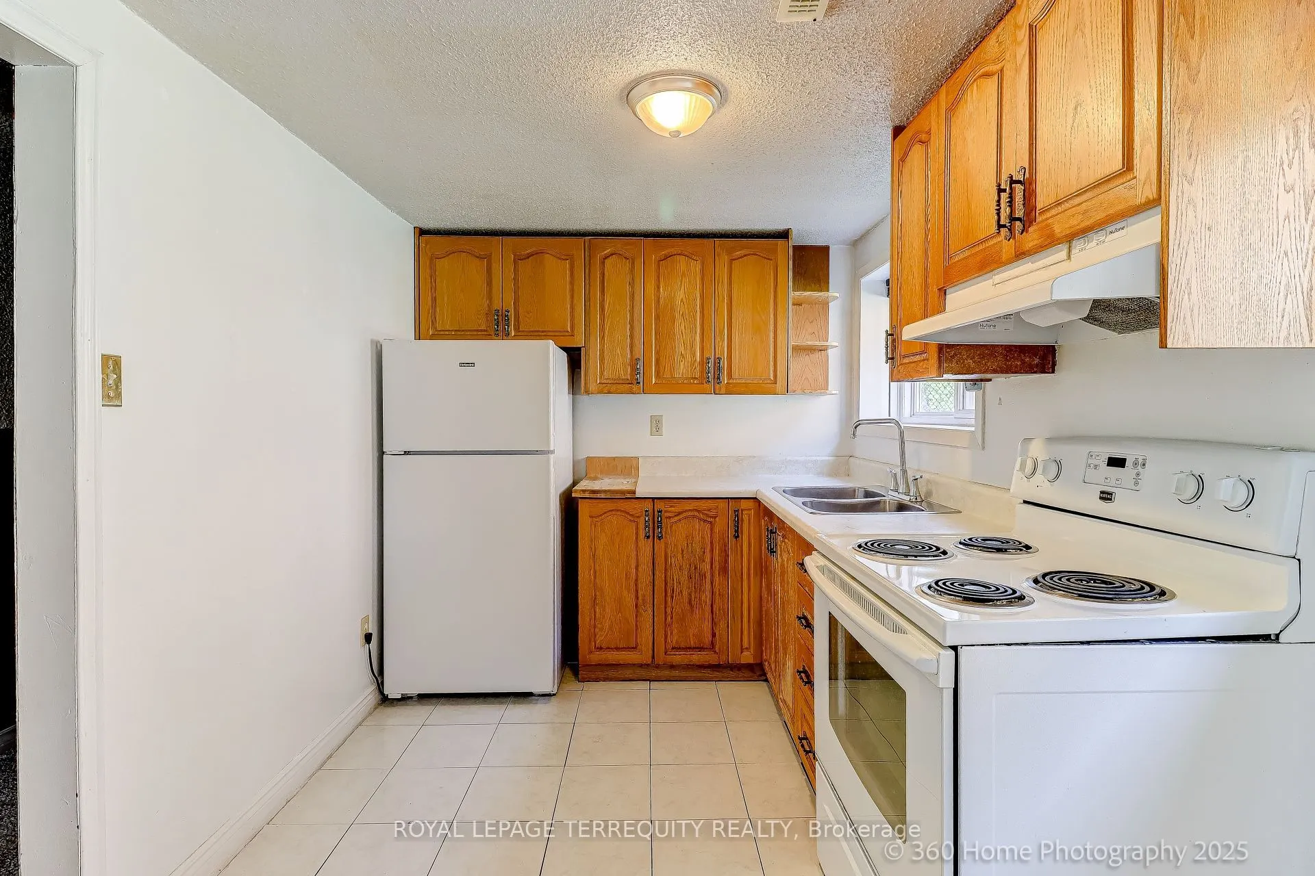 88 Central Parkway W