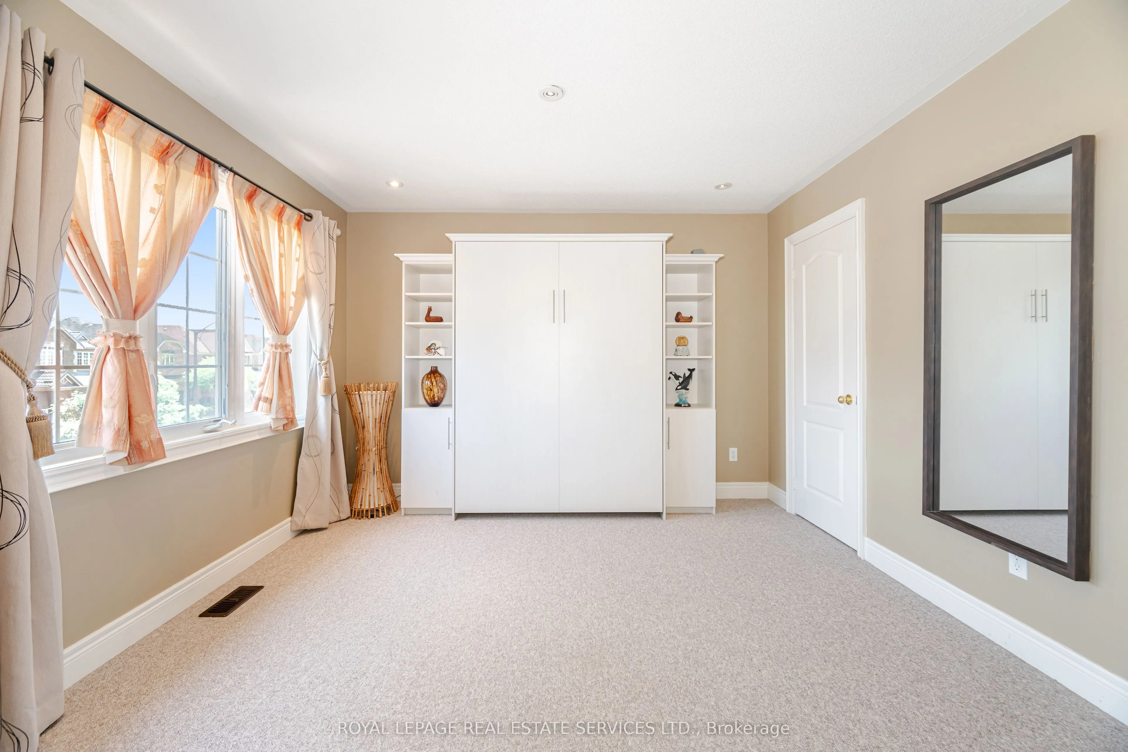 3809 Candlelight Drive