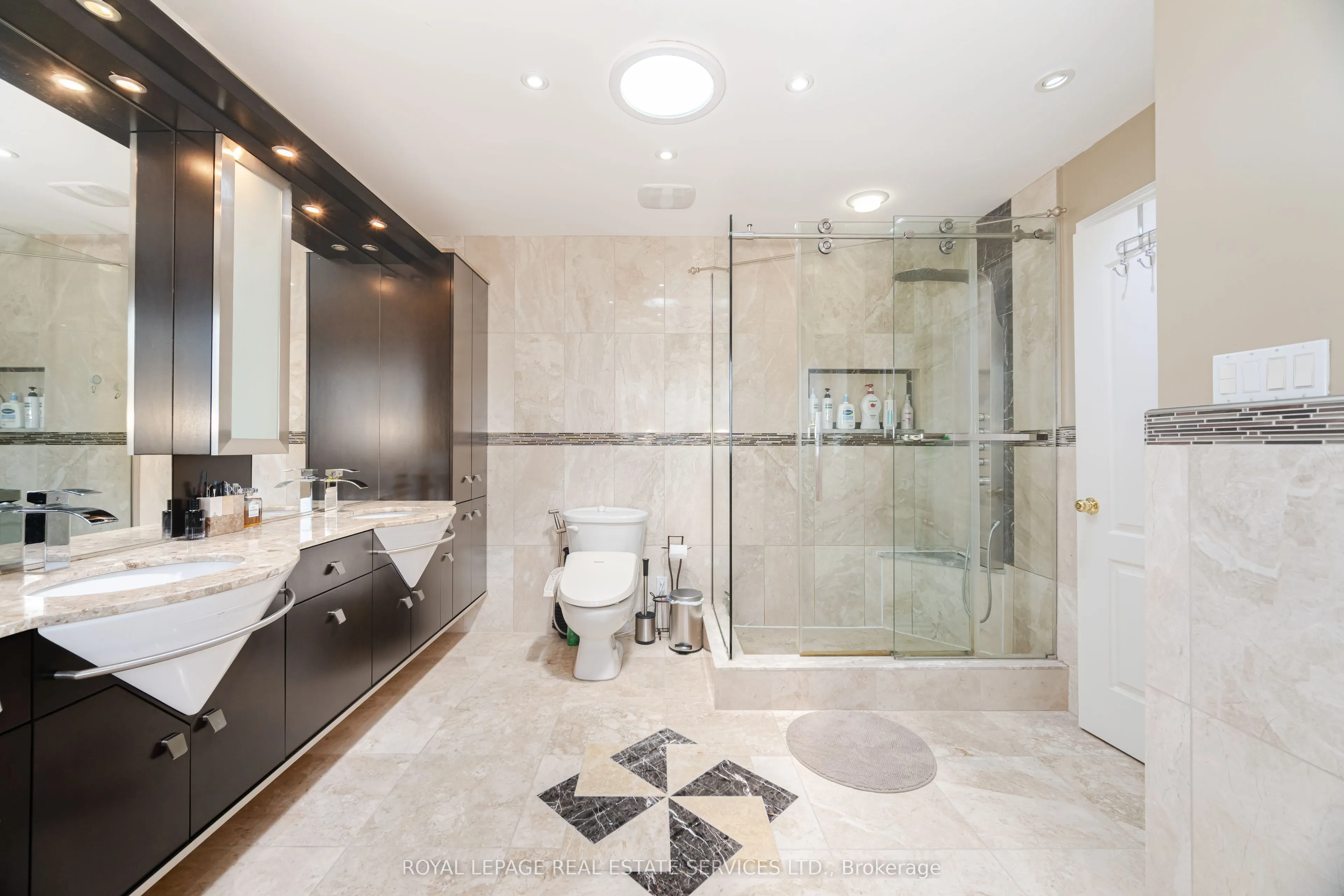 3809 Candlelight Drive