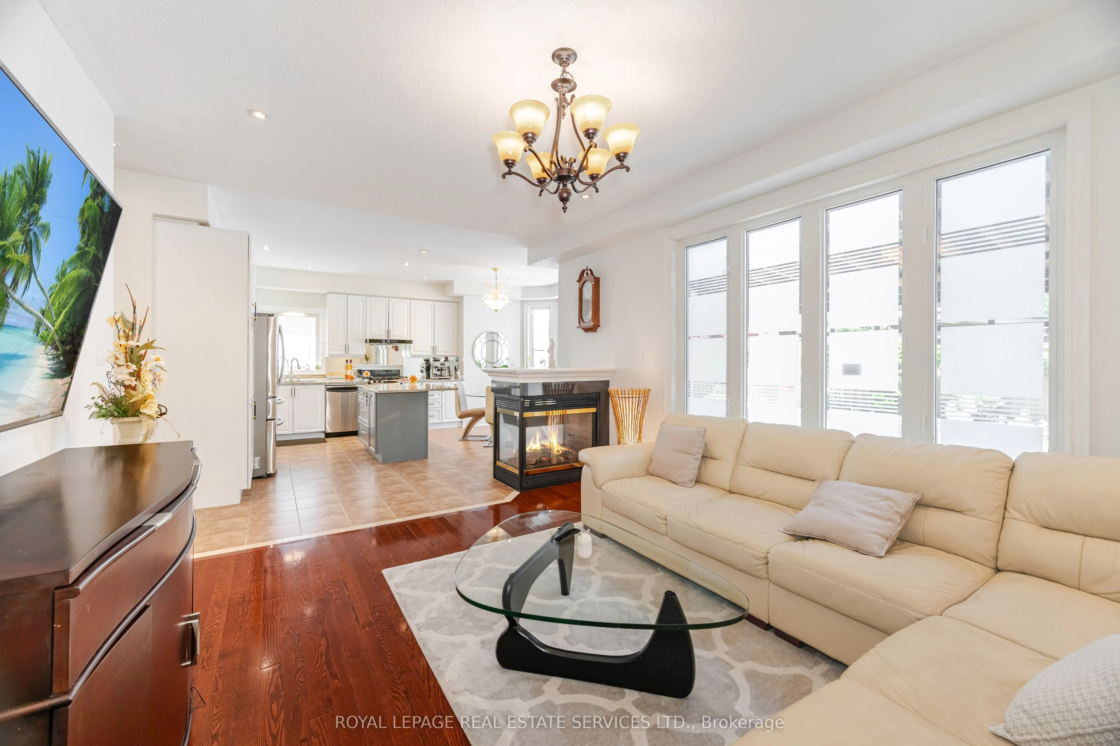 3809 Candlelight Drive