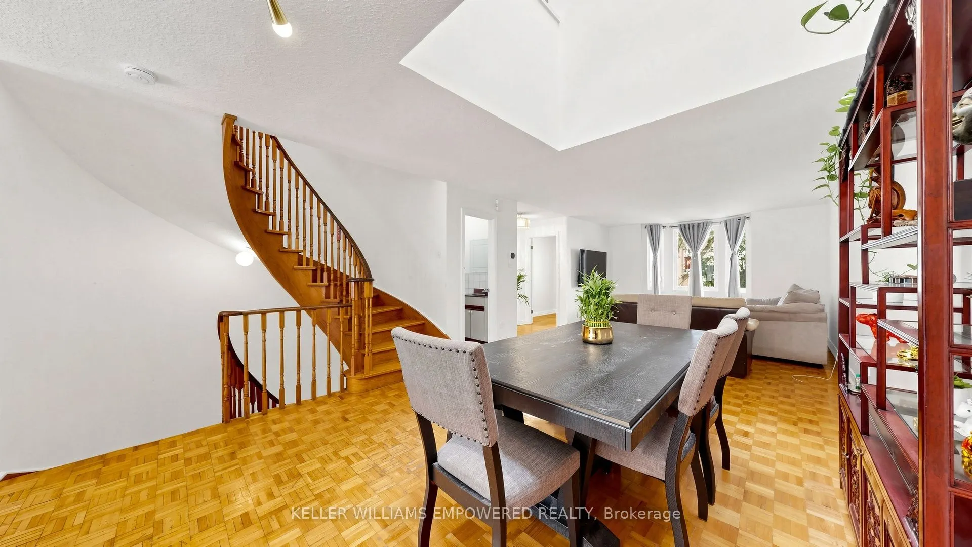 156A Dowling Avenue