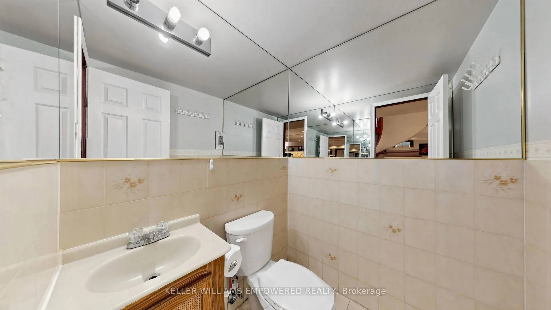 156A Dowling Avenue