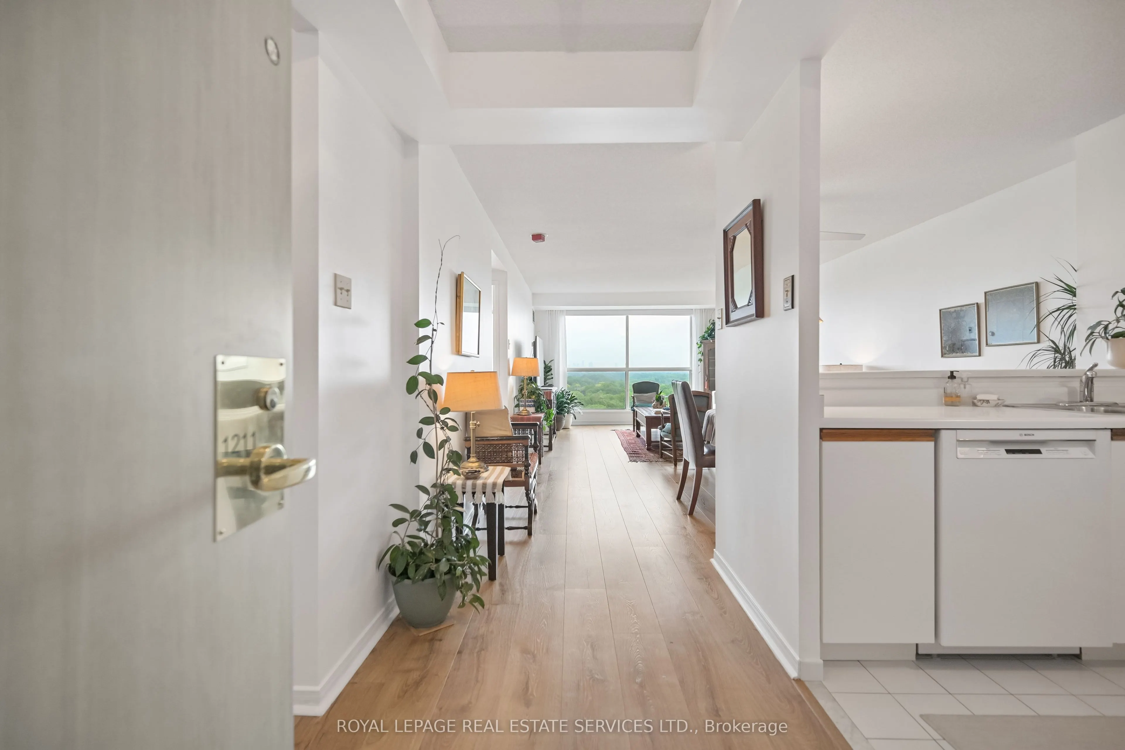 2155 Burnhamthorpe Road #1211