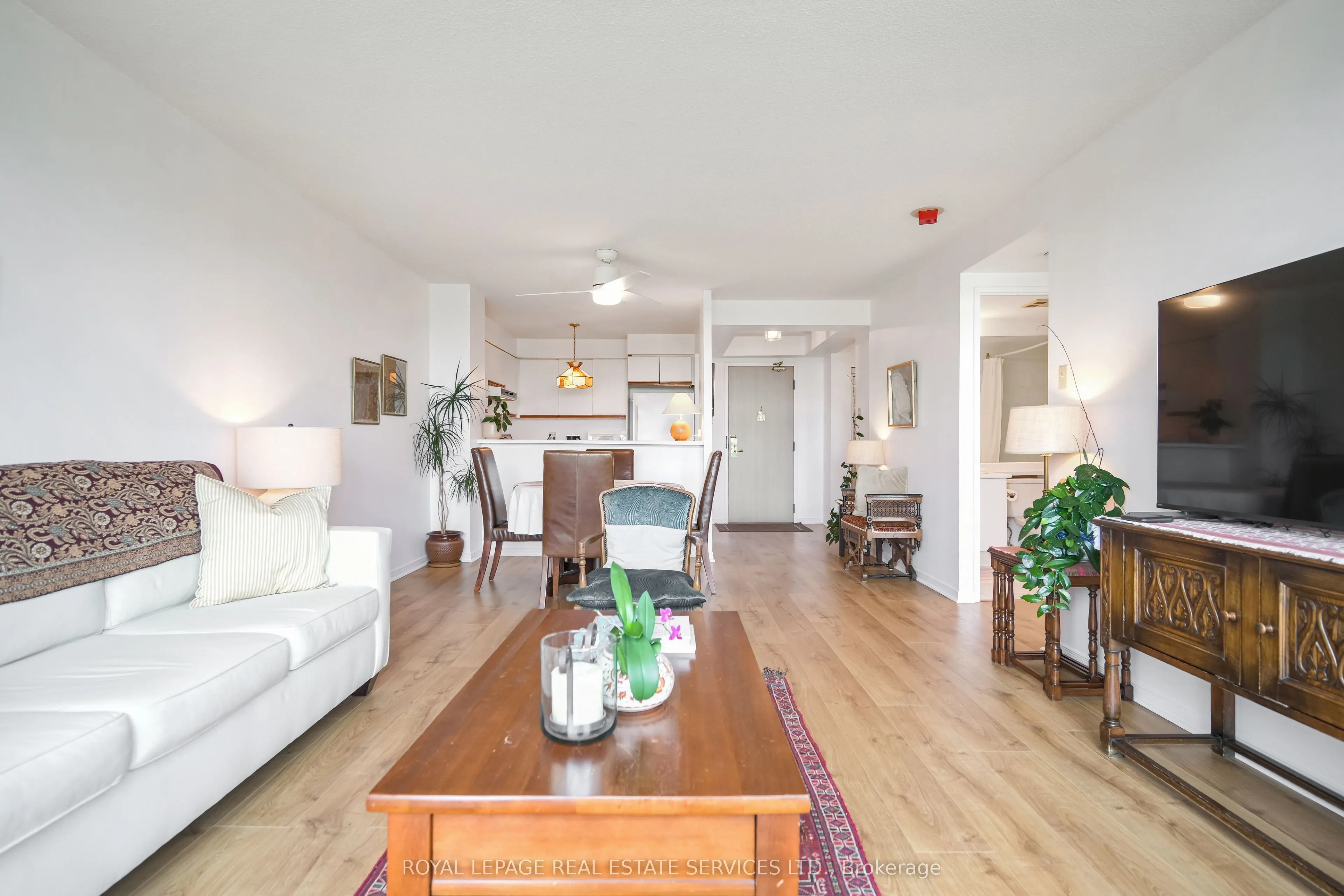 2155 Burnhamthorpe Road #1211