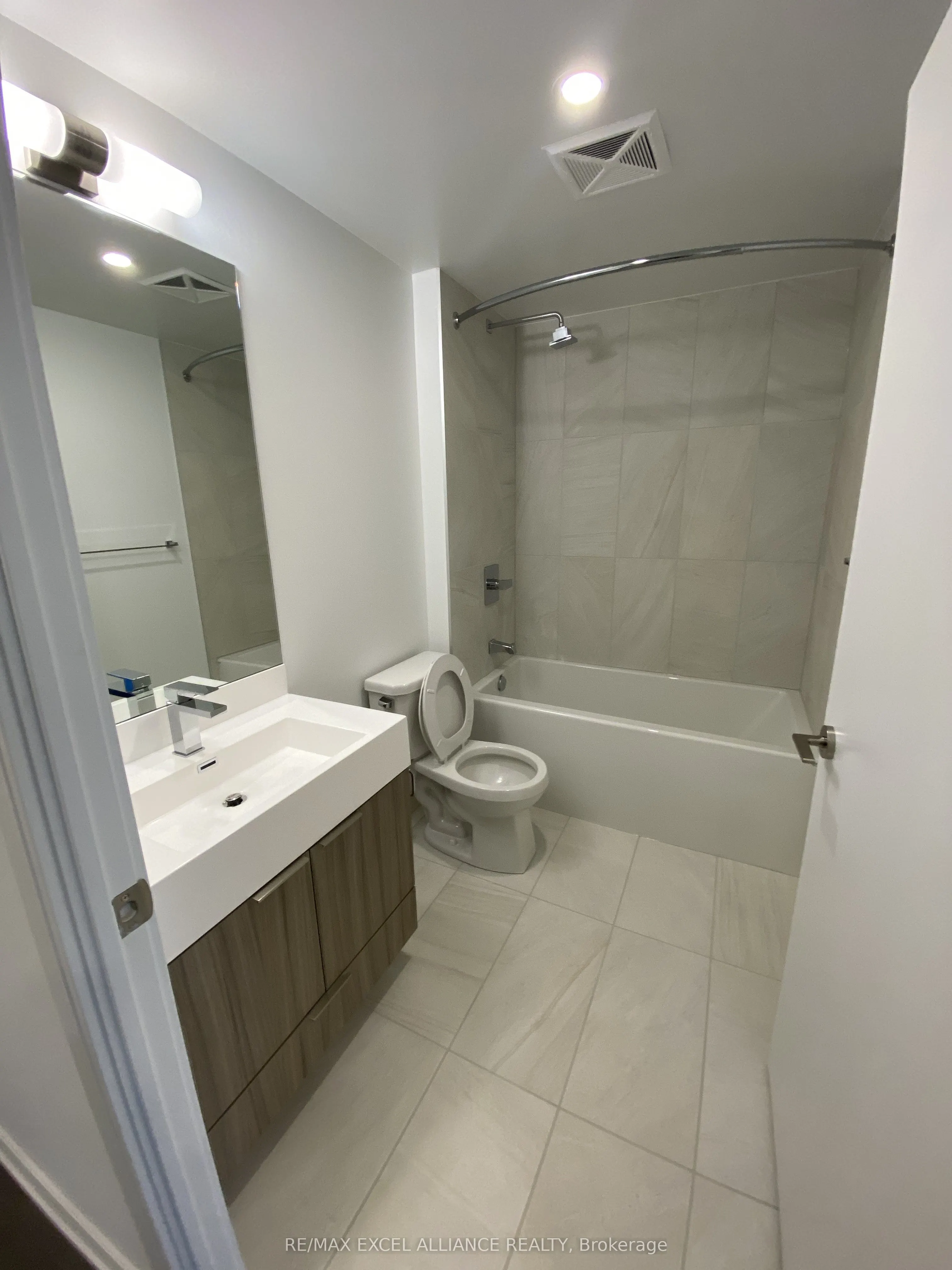 30 Samuel Wood Way #2201