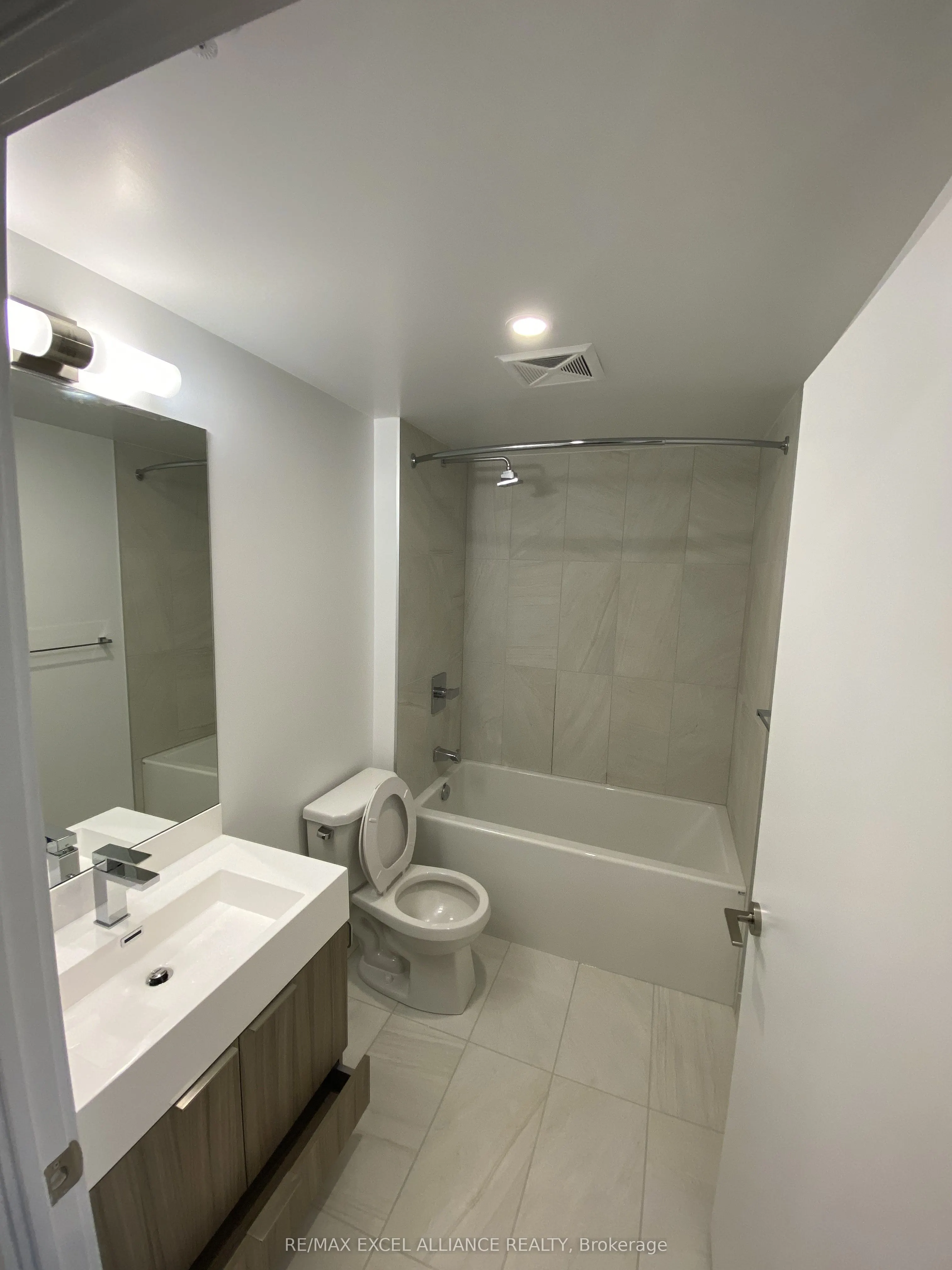 30 Samuel Wood Way #2201