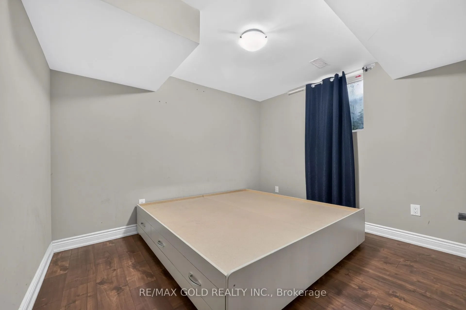 19 Briardale Road