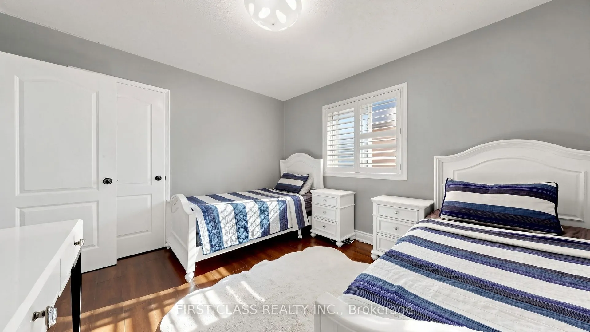 3433 Sunlight Street
