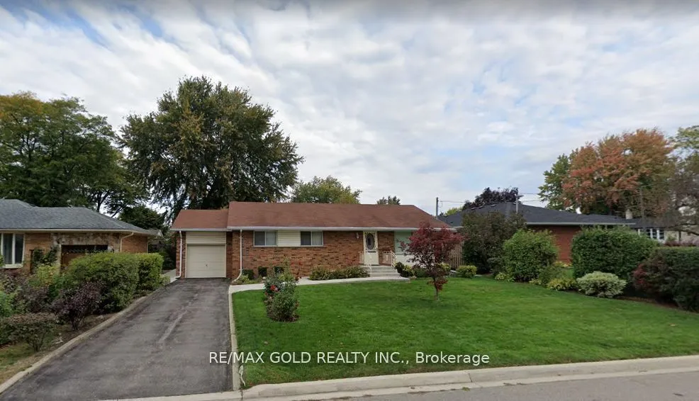 18 Suburban Drive