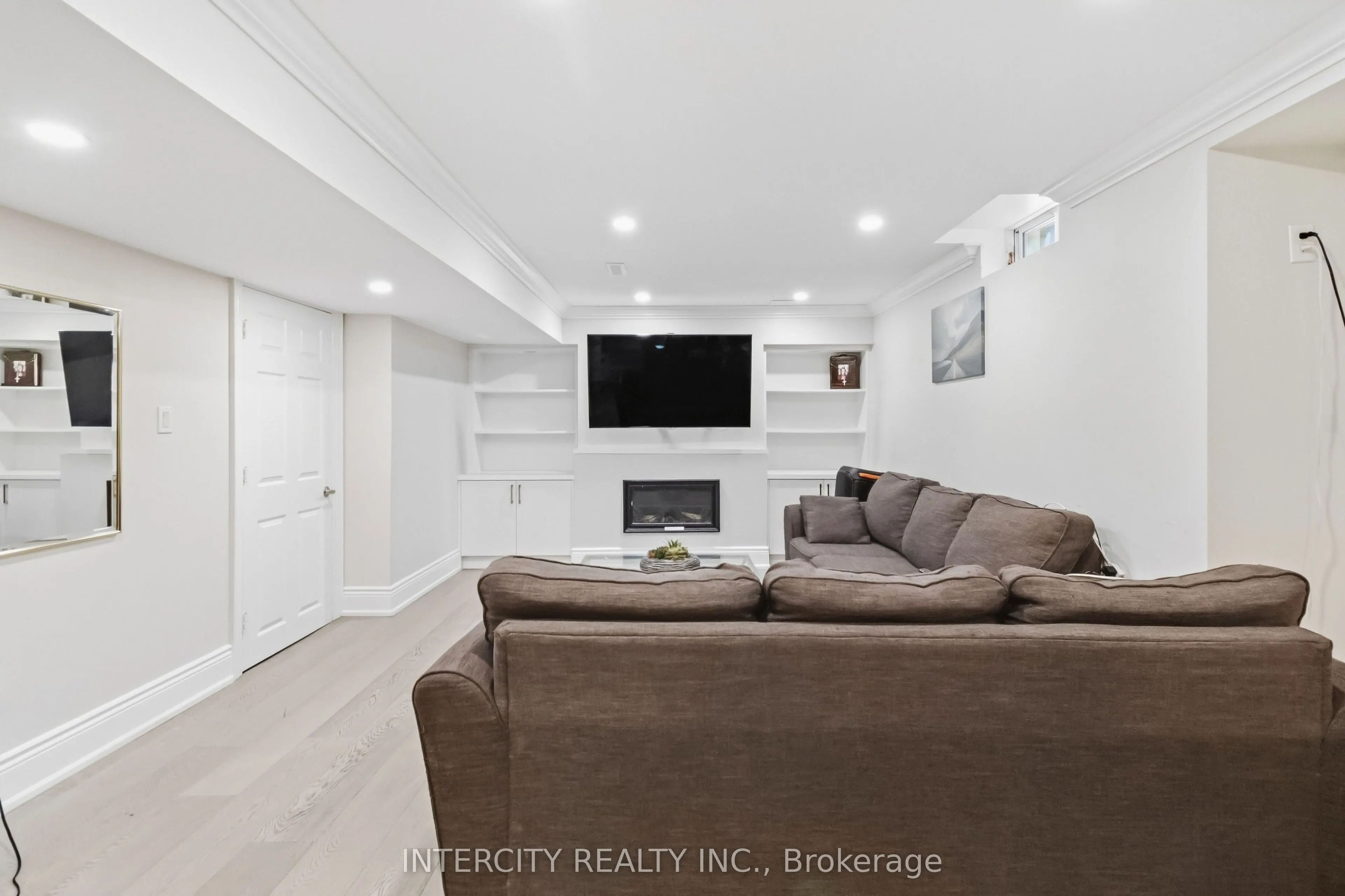 700 Trudeau Drive