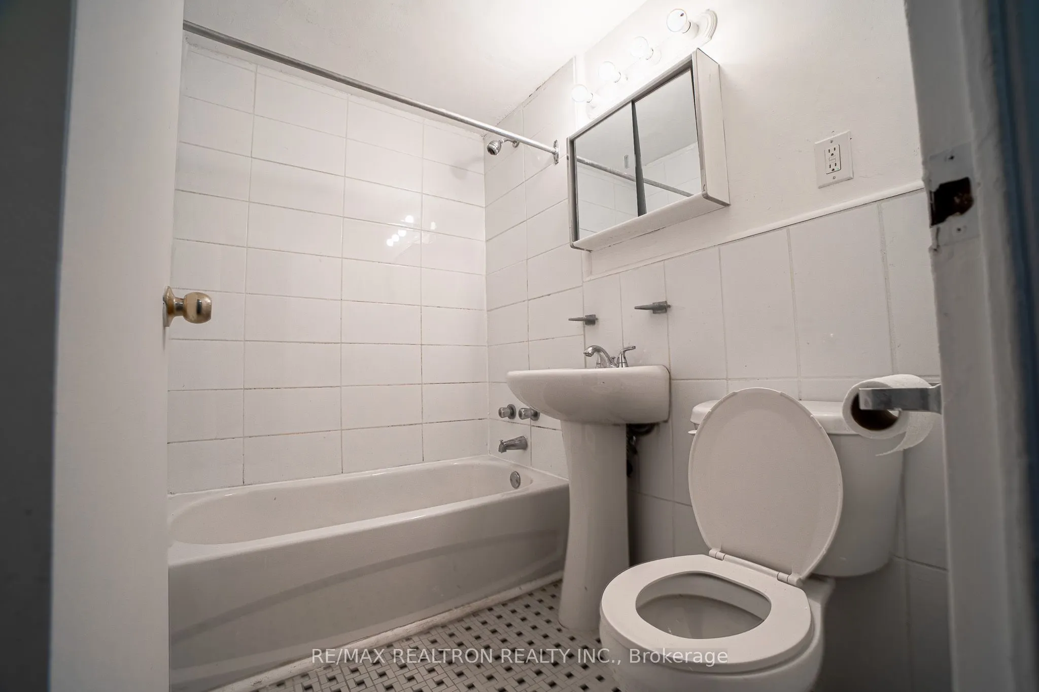 2369 Lake Shore Boulevard W #111