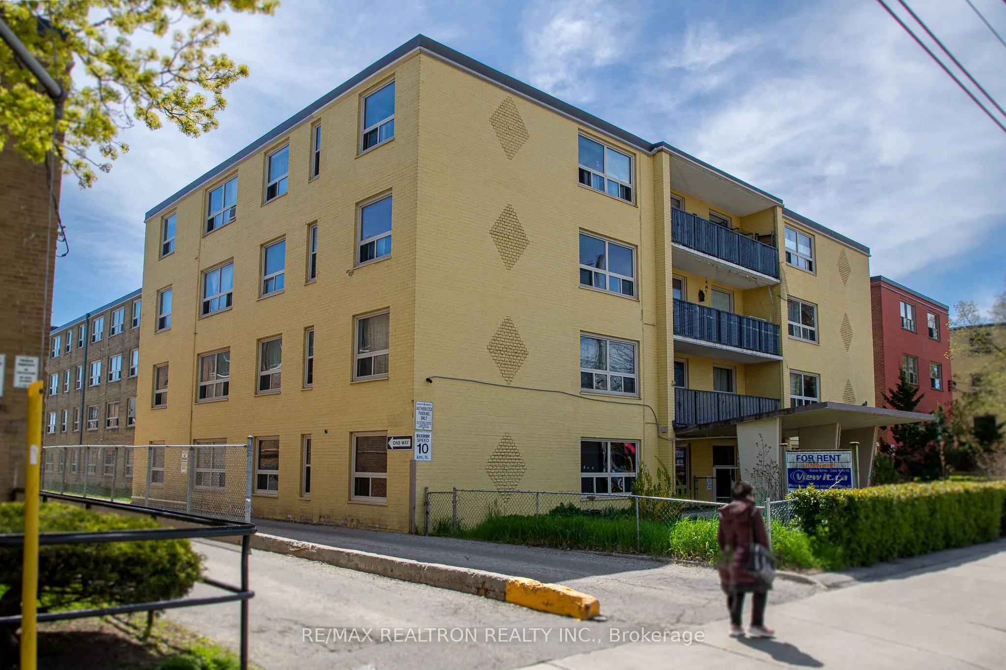 2355 Lake Shore Boulevard W #215