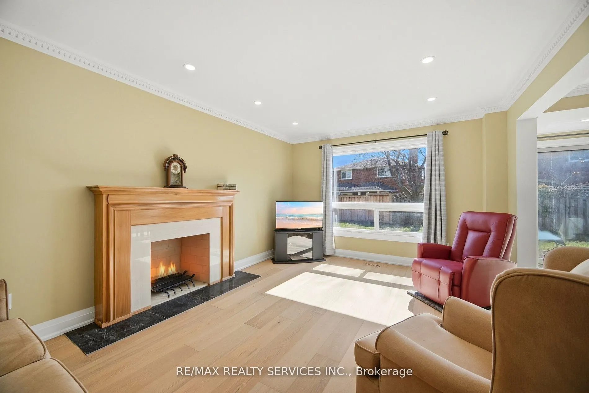 23 Newbury Crescent