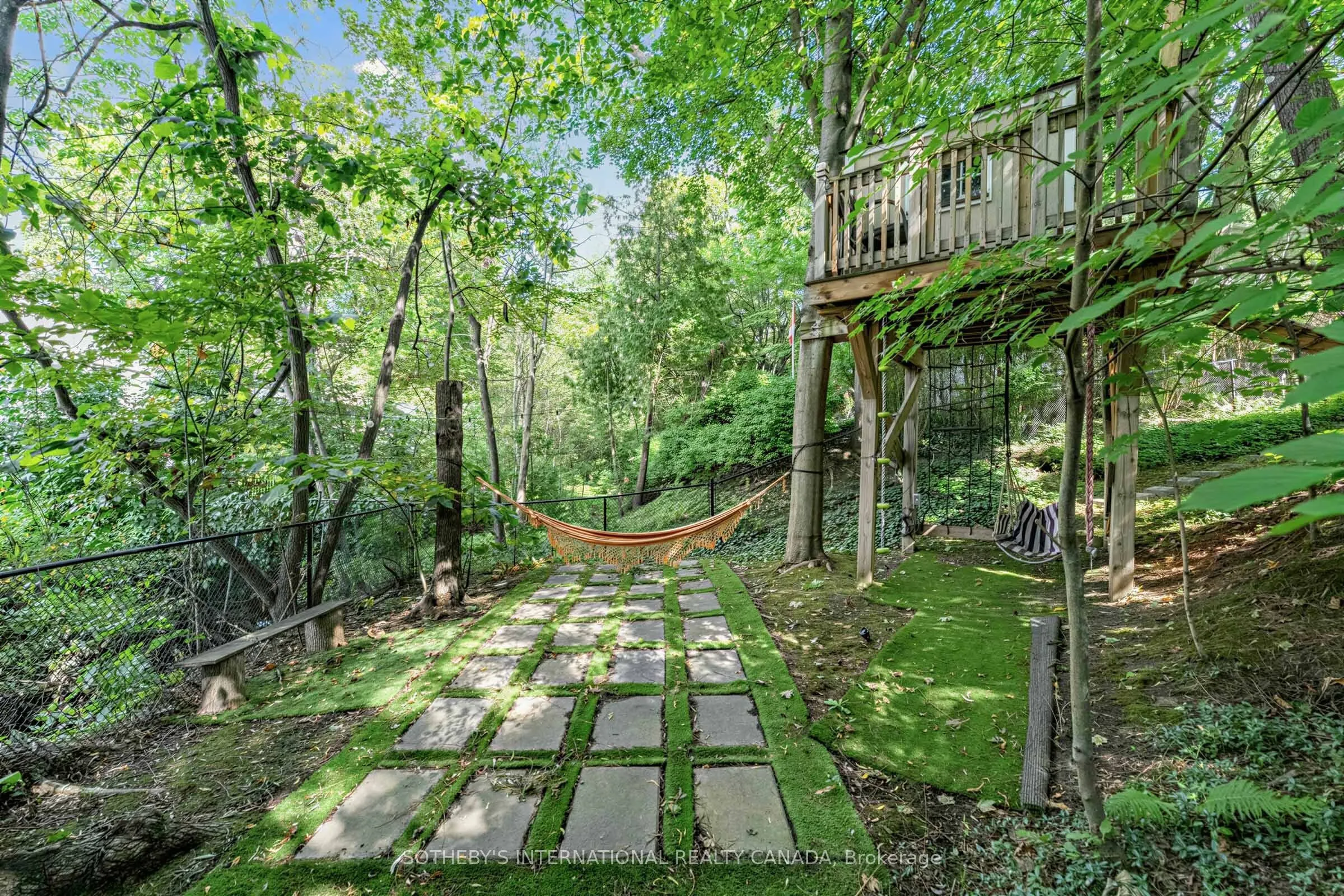 407 Cairncroft Road