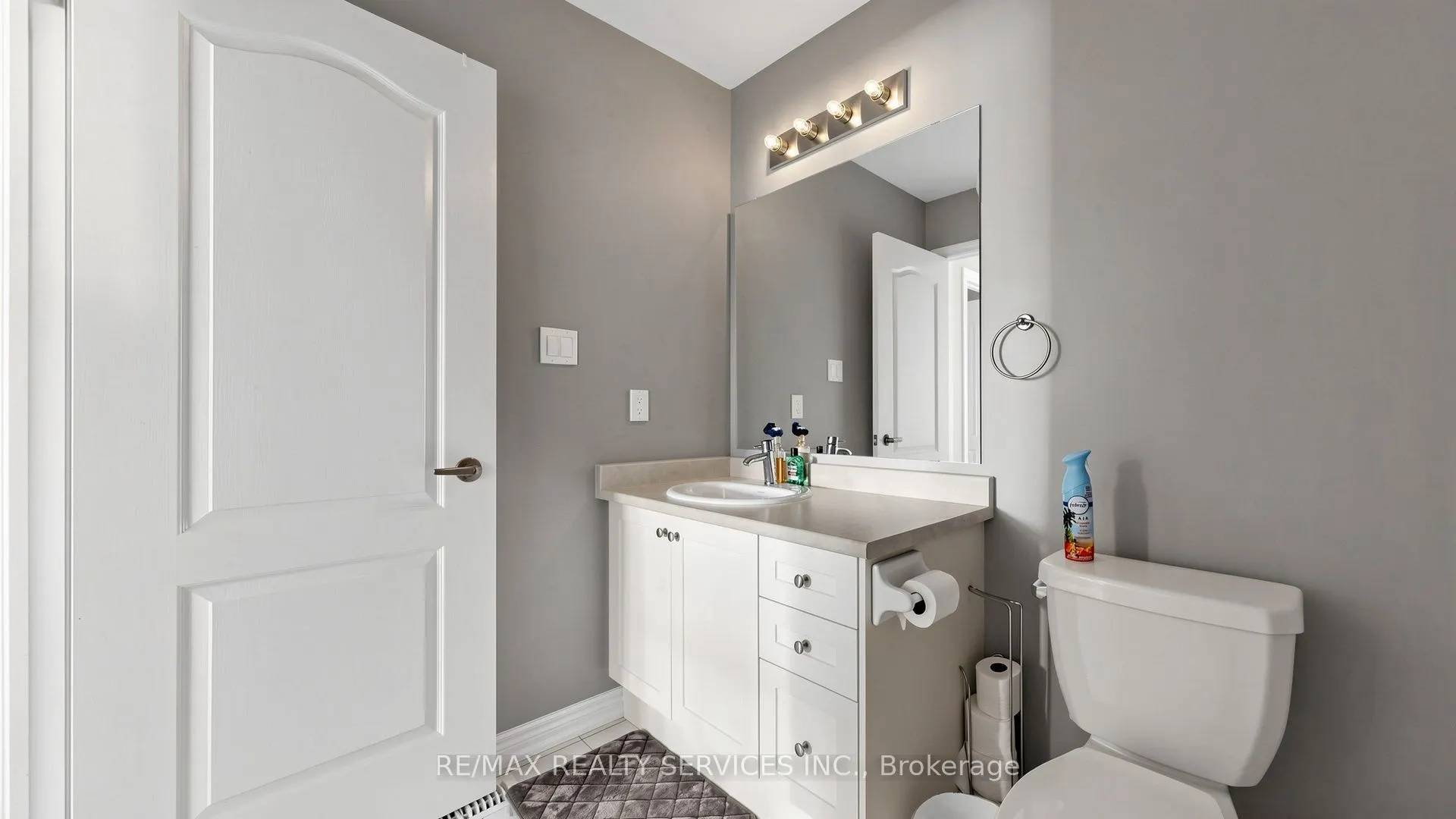 35 Lobelia Street #4