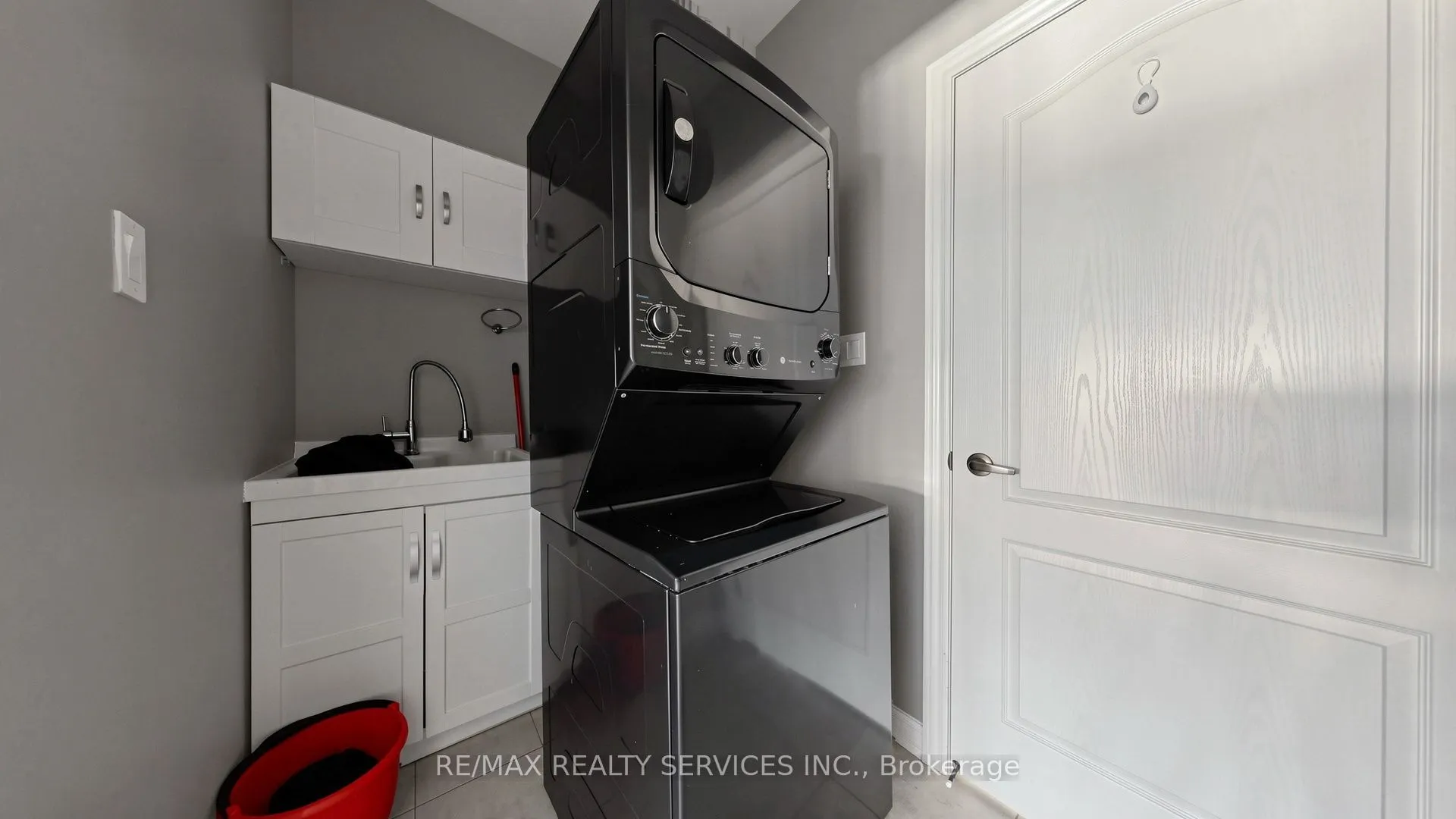 35 Lobelia Street #4