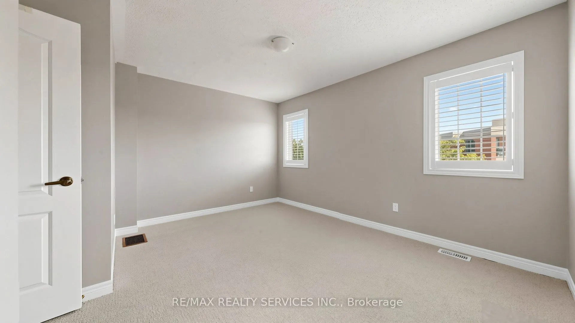 35 Lobelia Street #4