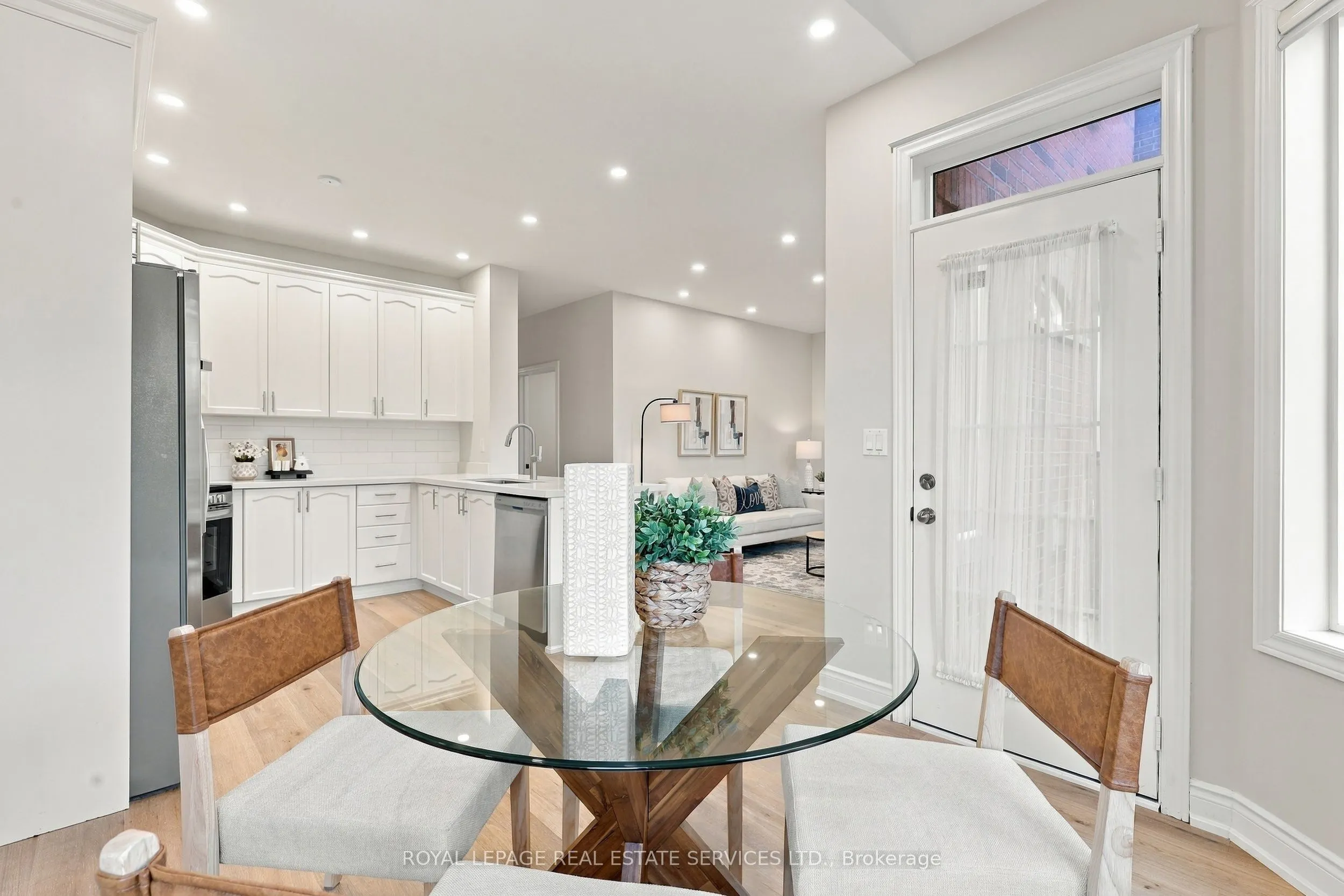 3396 Hayhurst Crescent