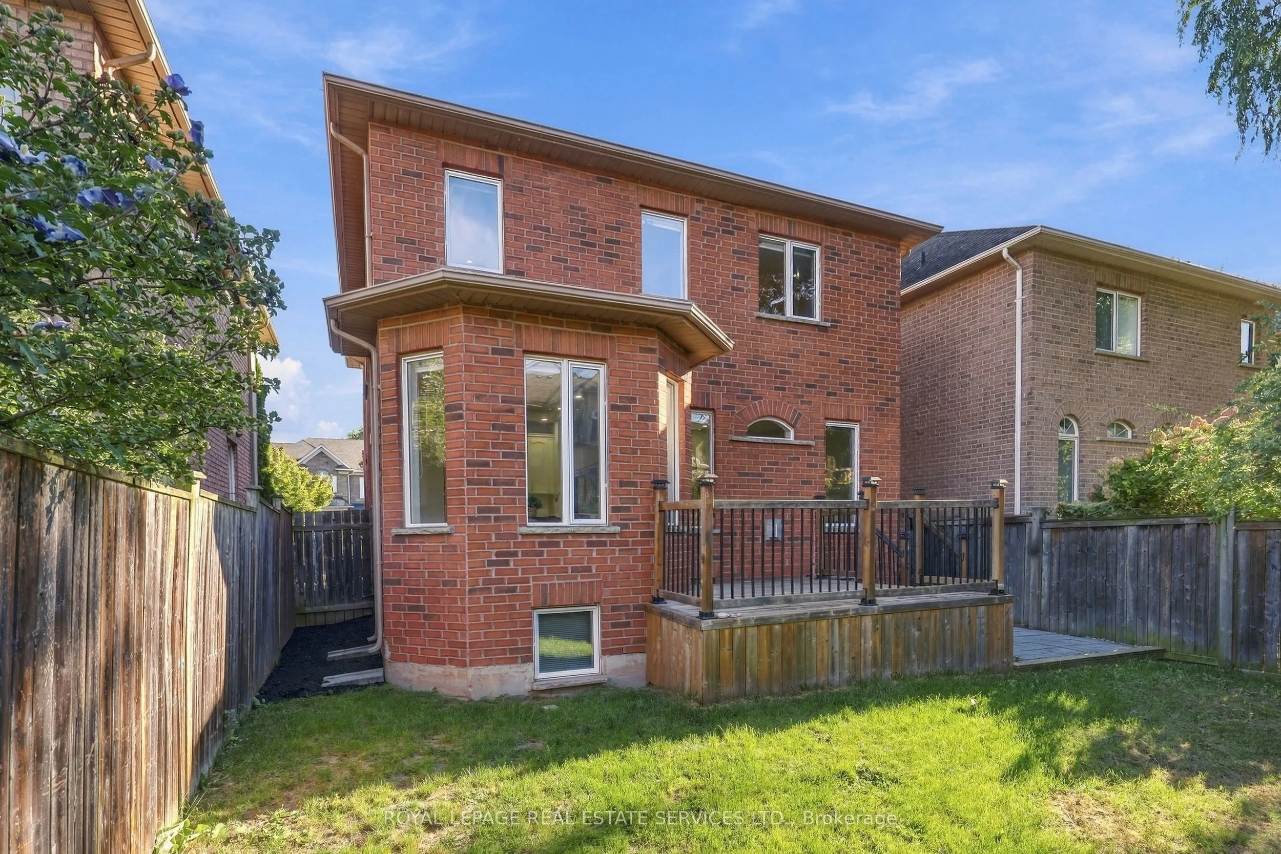 3396 Hayhurst Crescent