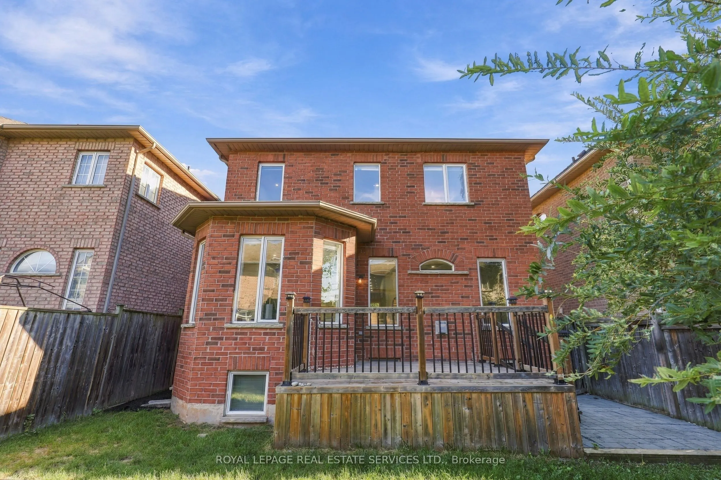 3396 Hayhurst Crescent