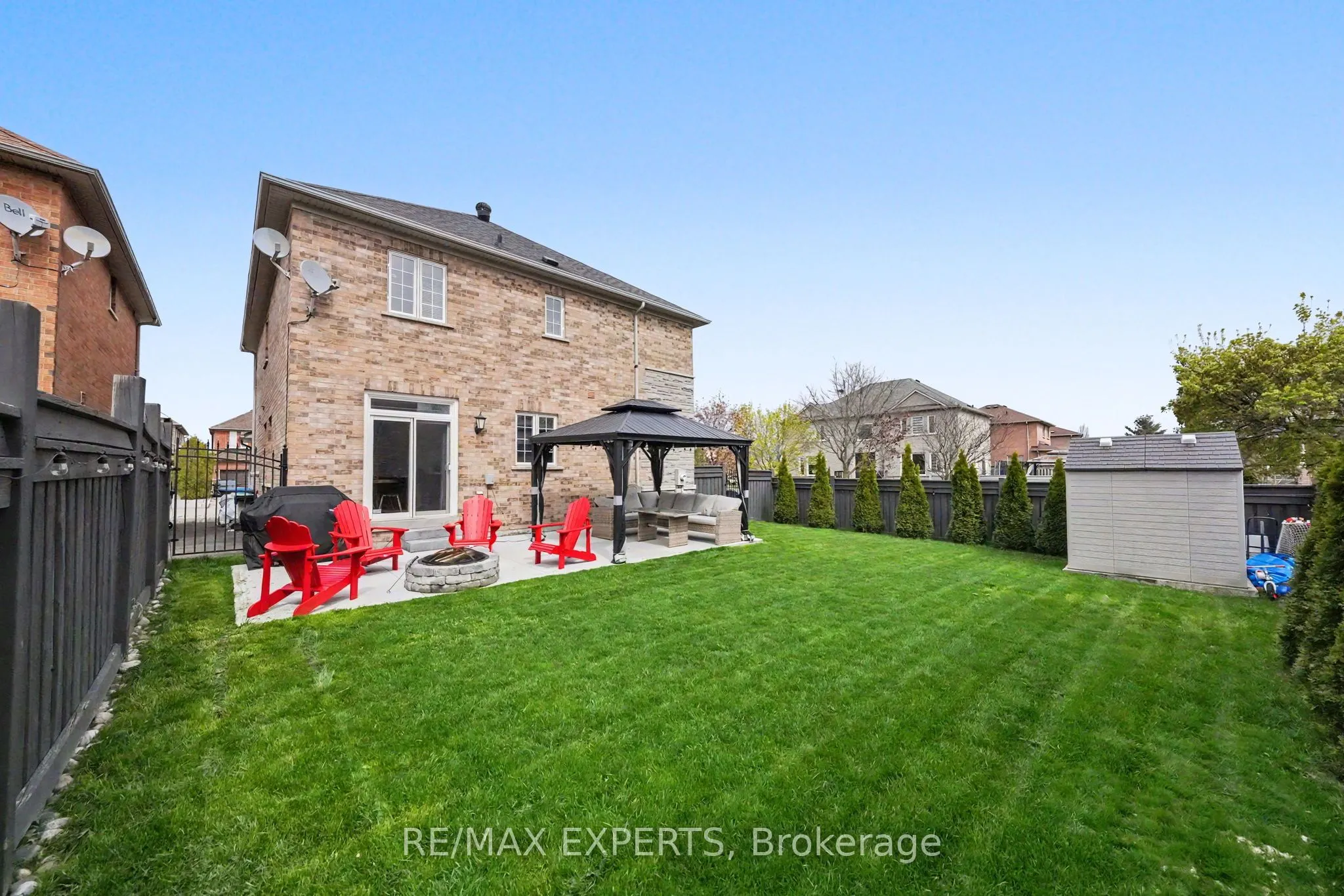 2 Ironhorse Crescent
