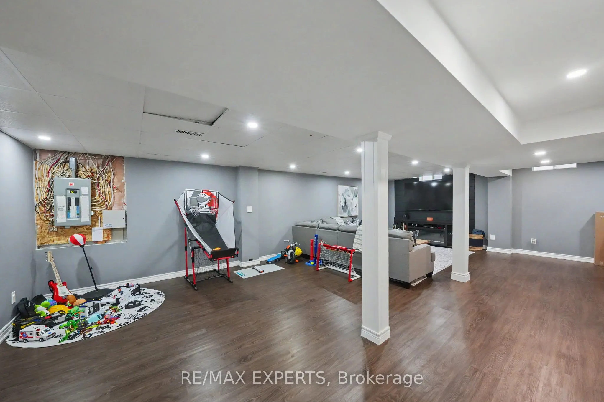 2 Ironhorse Crescent