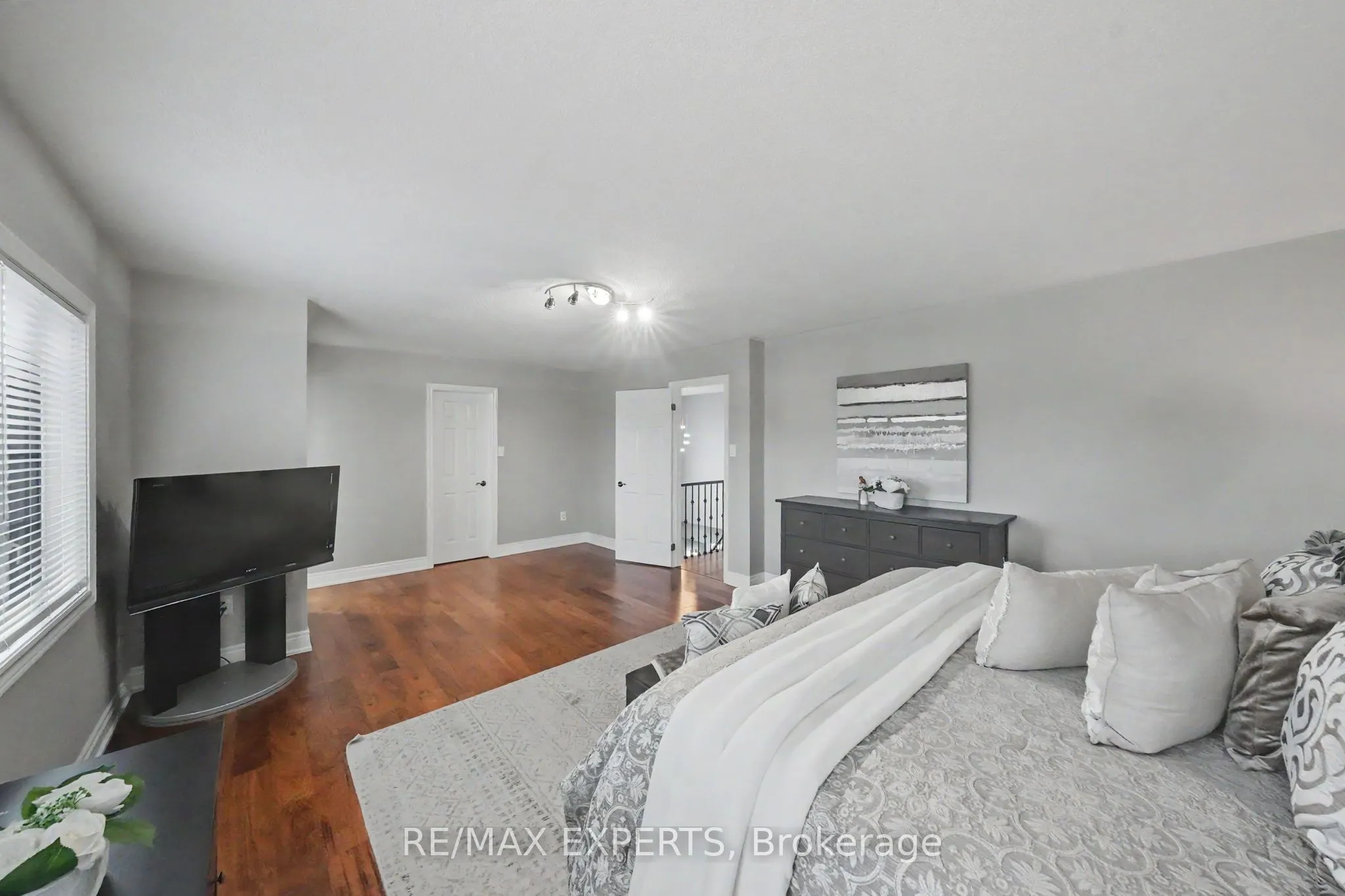 2 Ironhorse Crescent