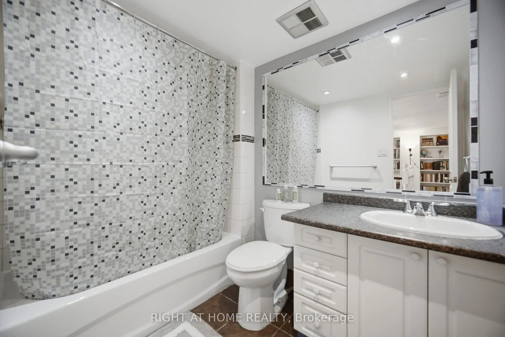1250 Mississauga Valley Boulevard #108