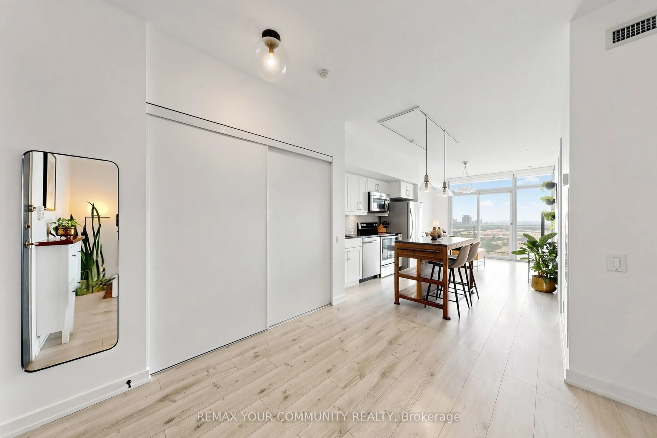 105 The Queensway Avenue #2304