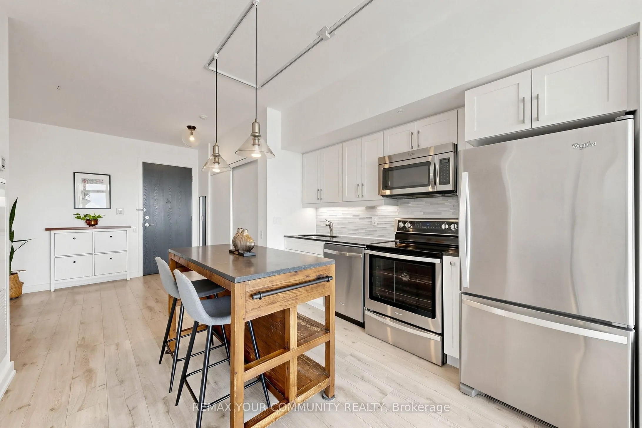 105 The Queensway Avenue #2304